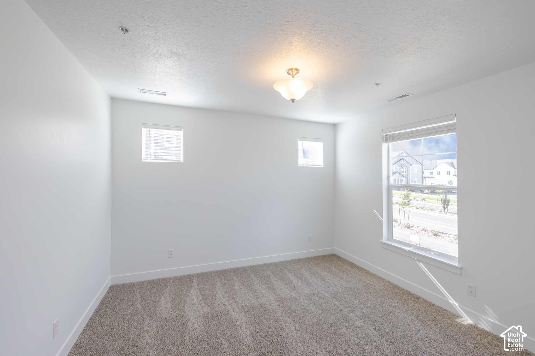 property viewer photo 9