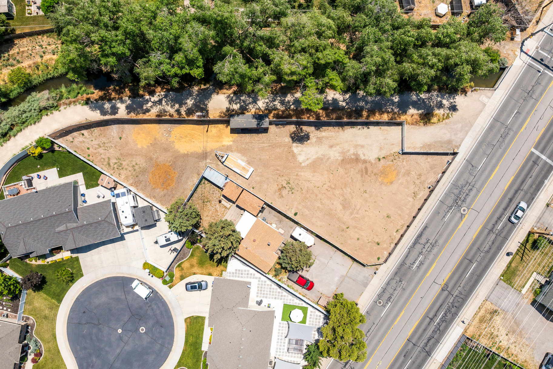 main property photo 11
