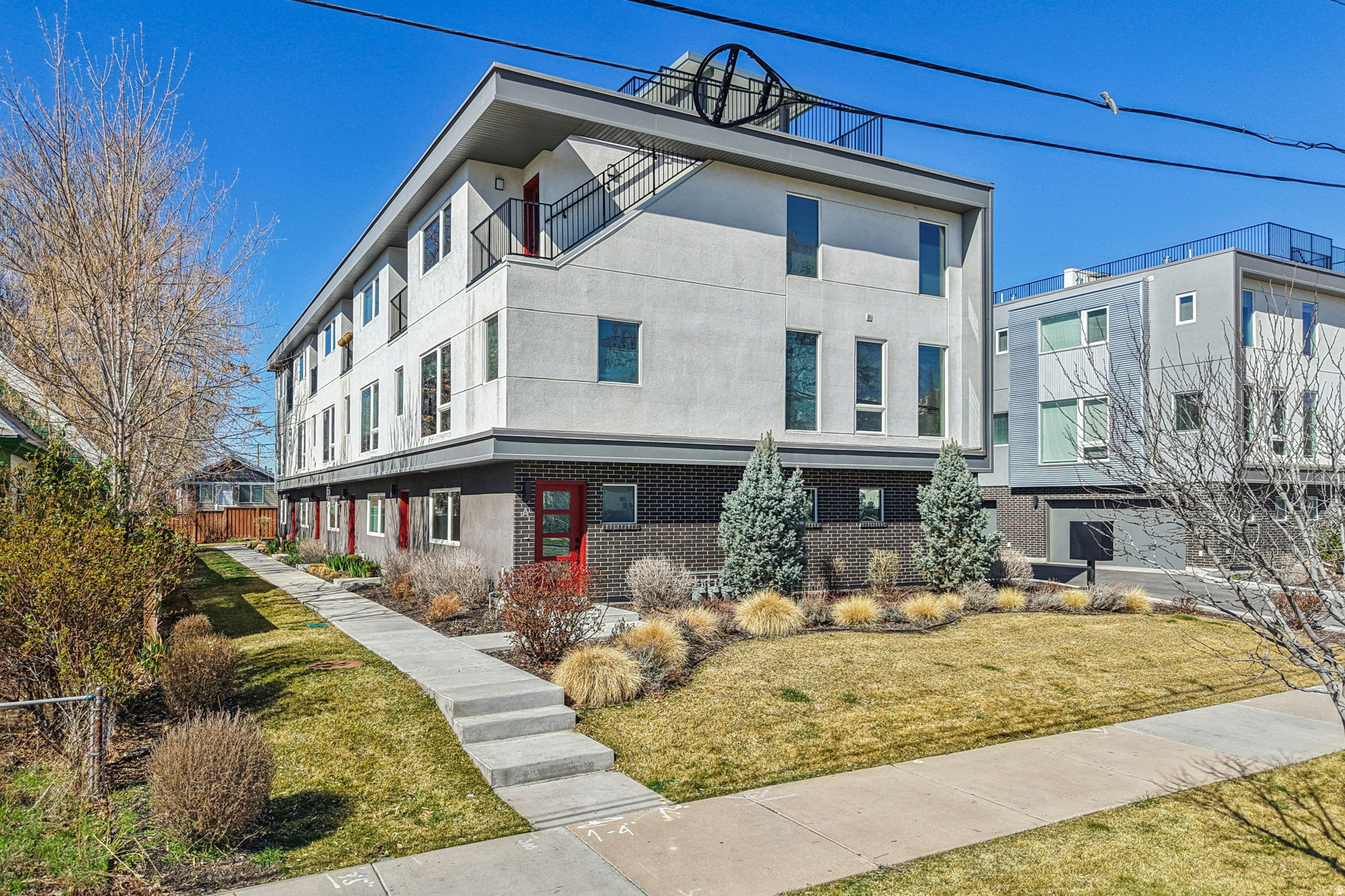 main property photo 40