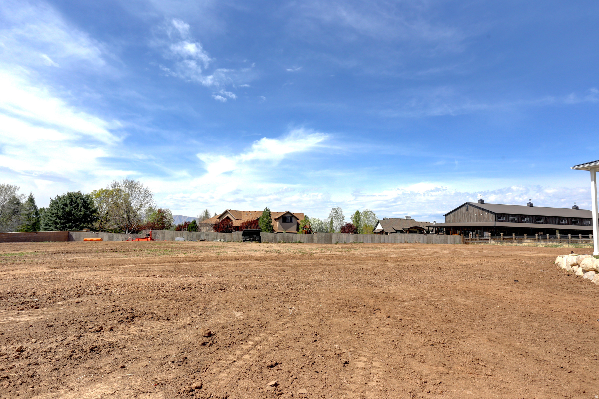 main property photo 123