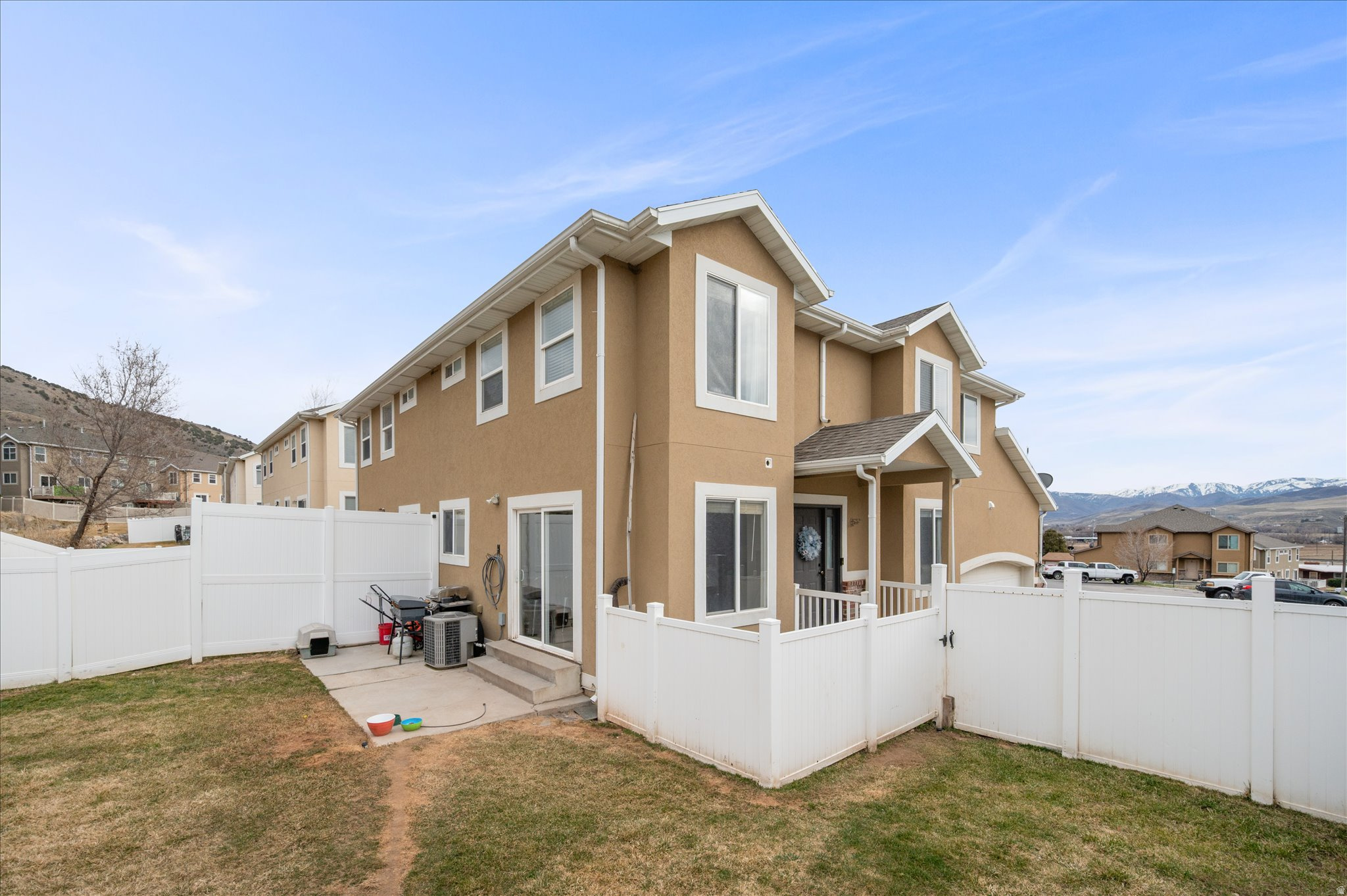 main property photo 30