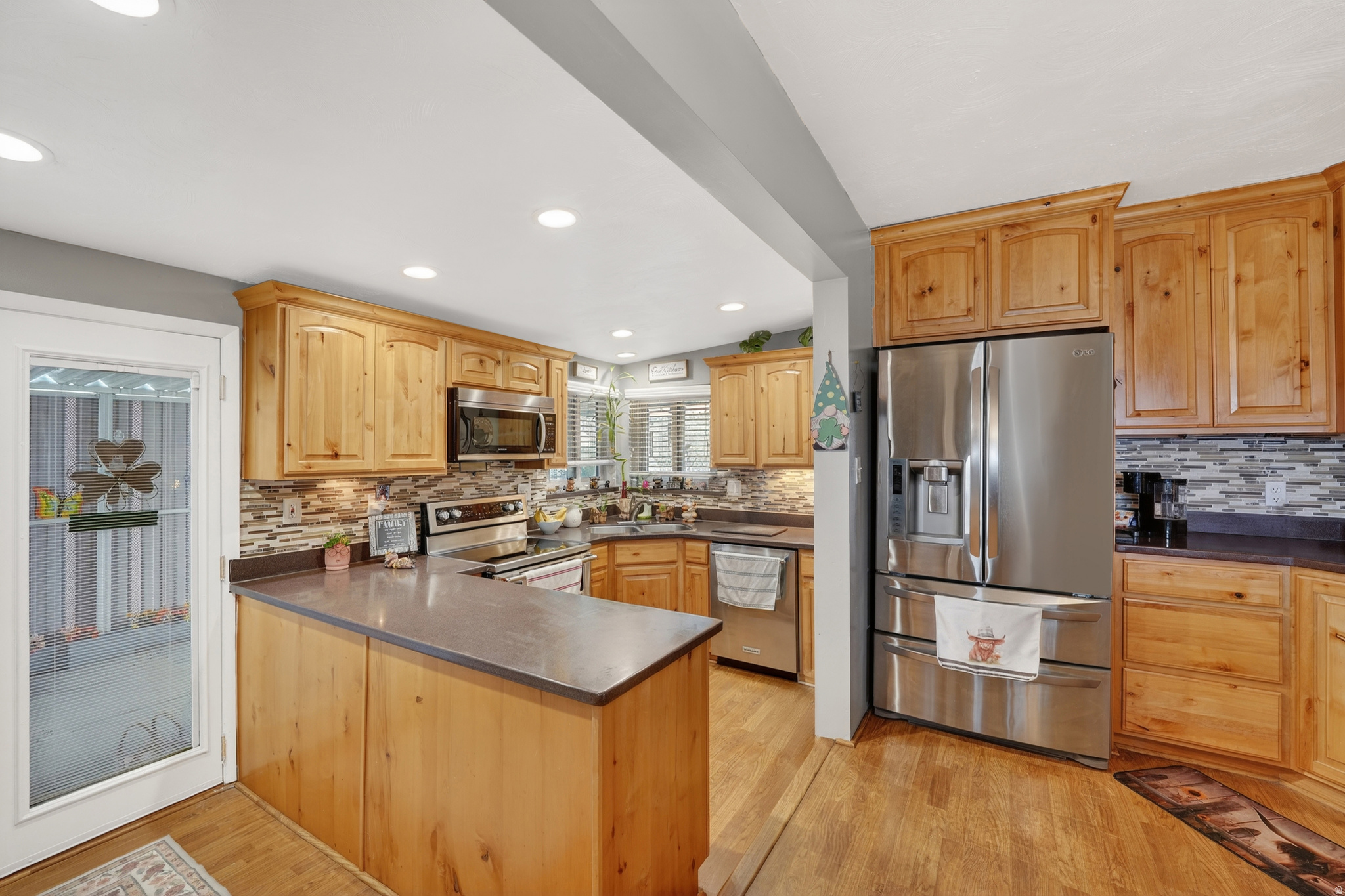 main property photo 8