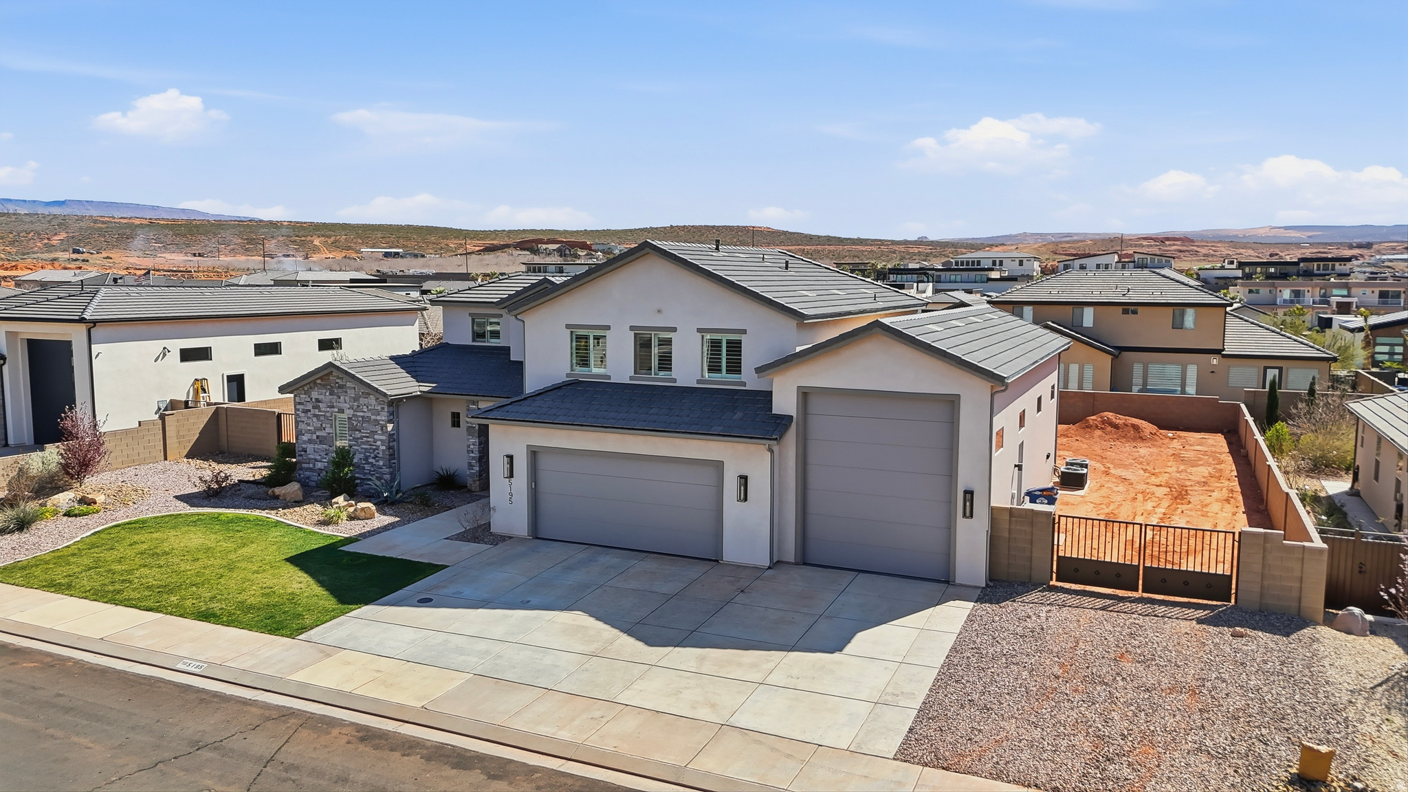 main property photo 43
