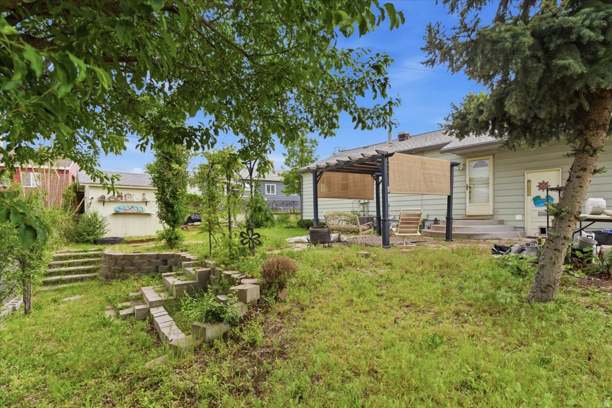 main property photo 32