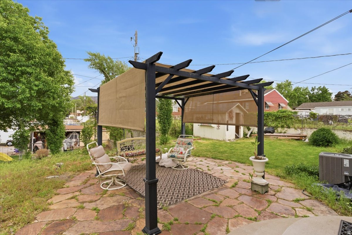 main property photo 33