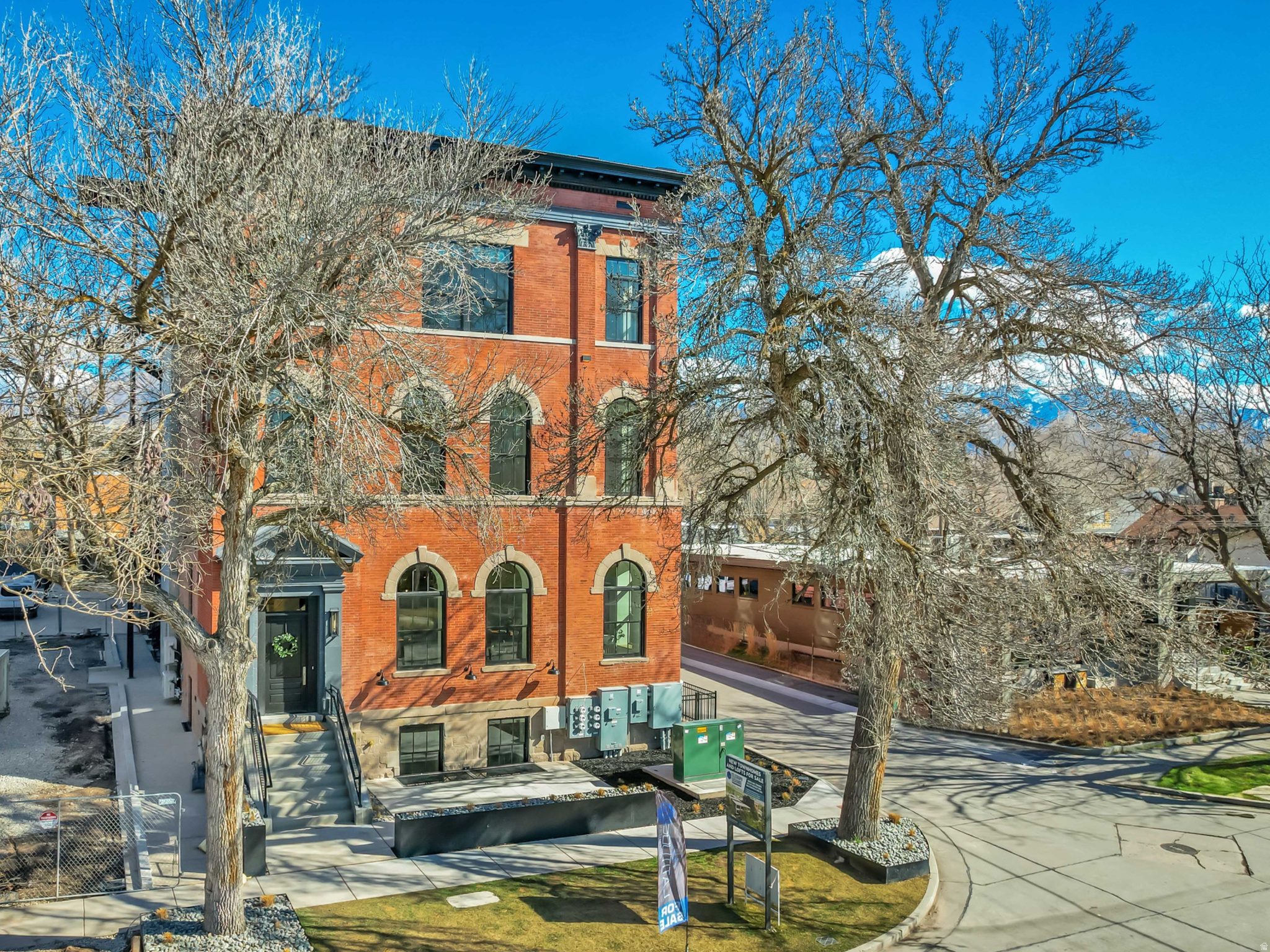 main property photo 29