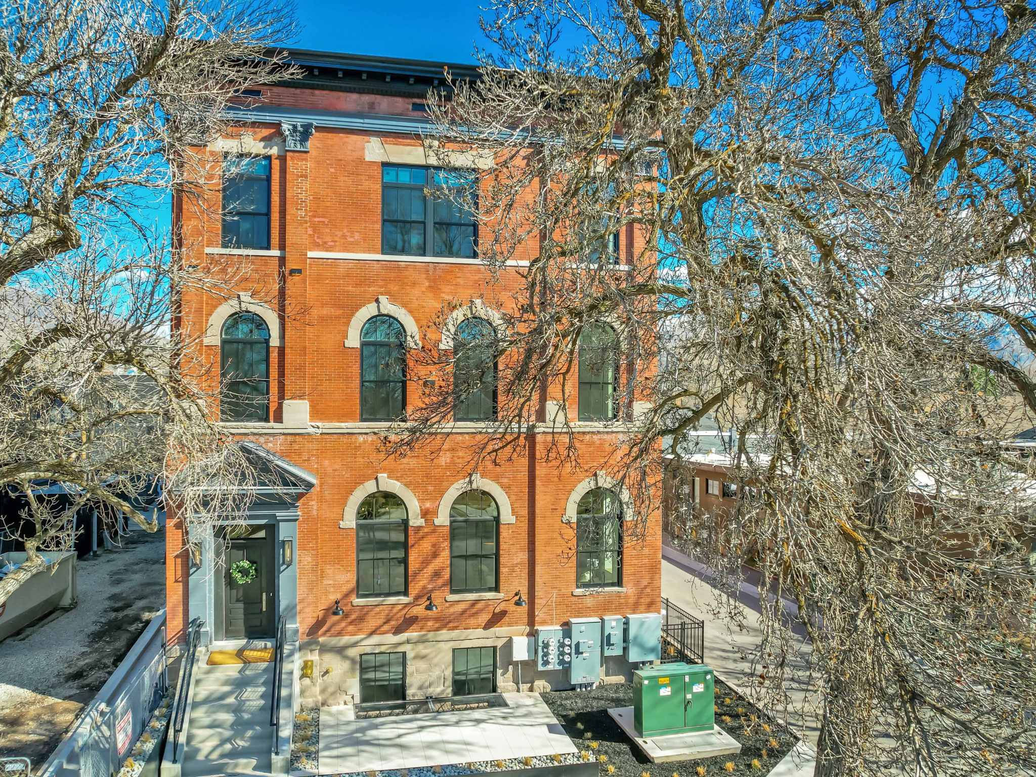 main property photo 31