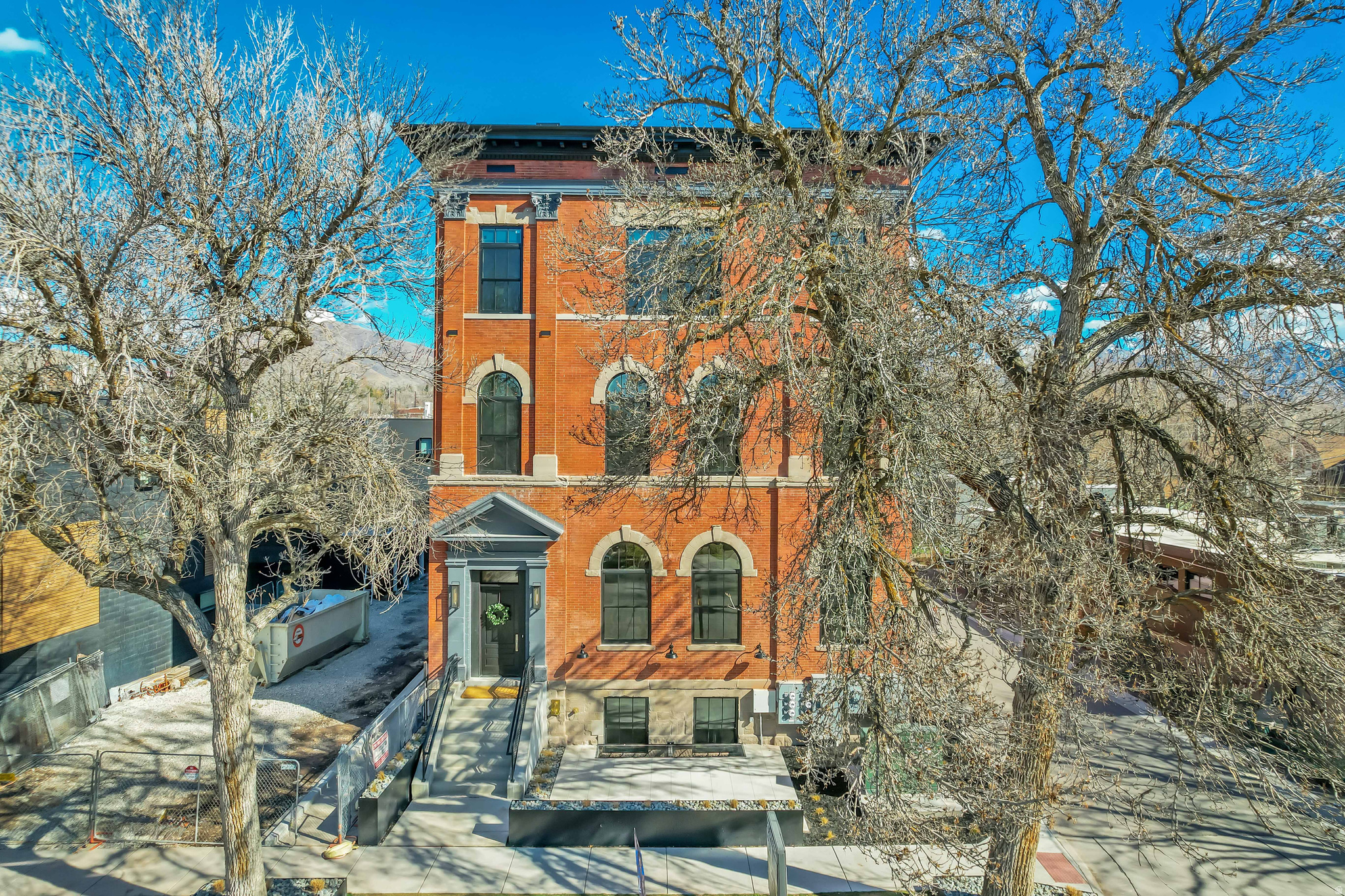 main property photo 33