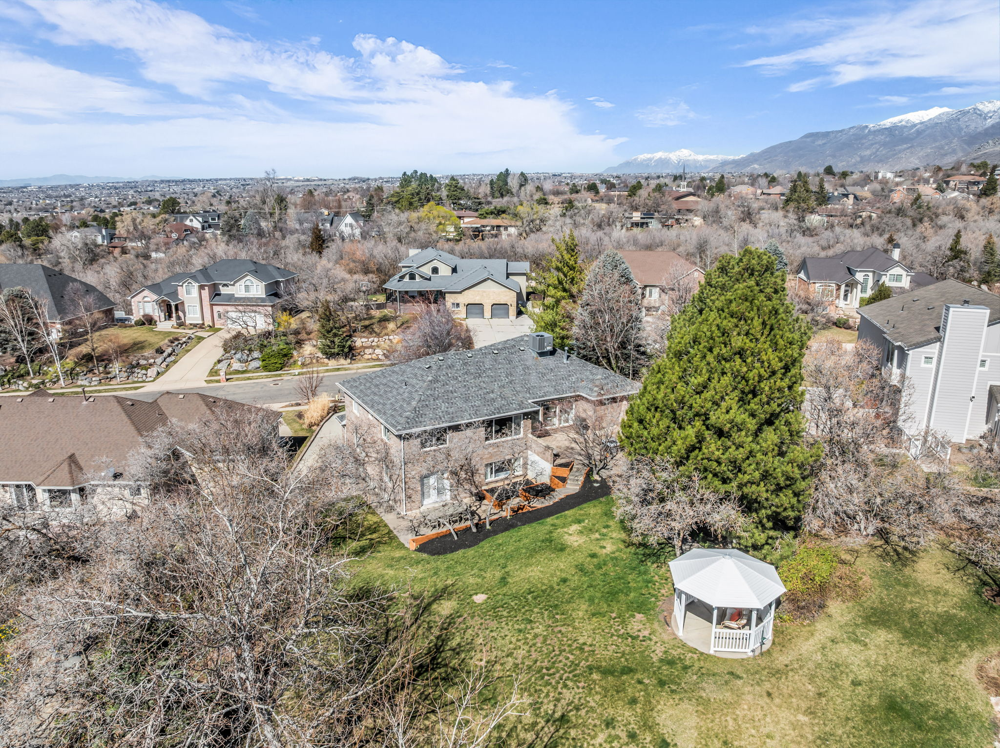 main property photo 50