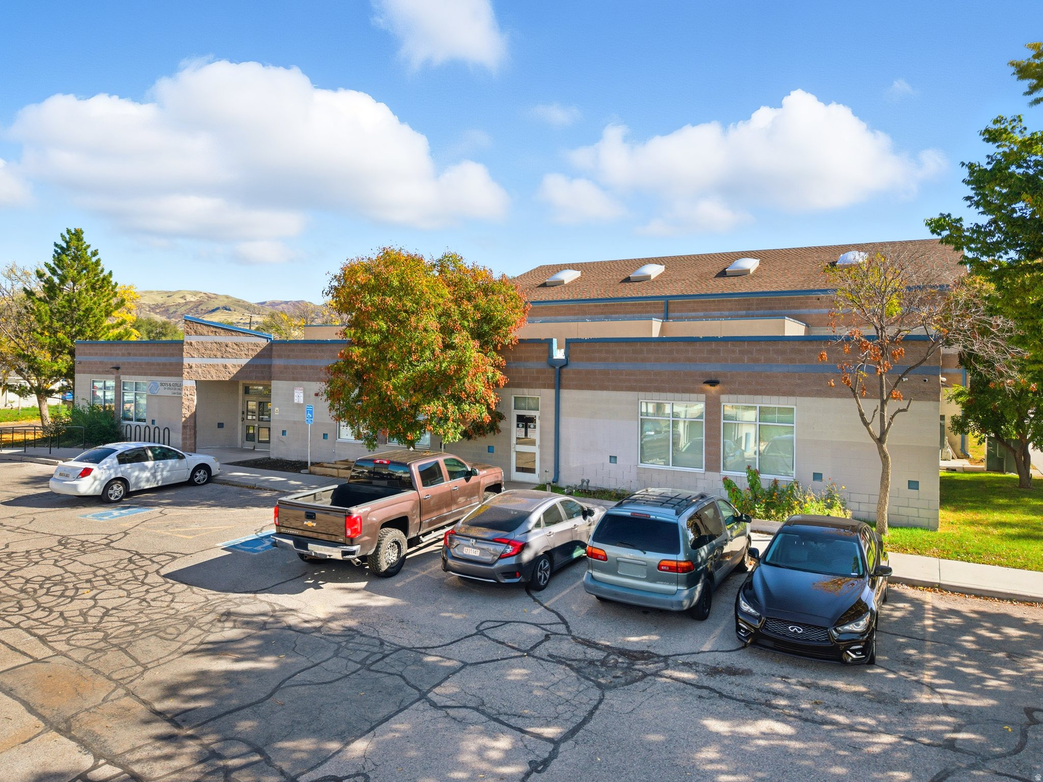 main property photo 6