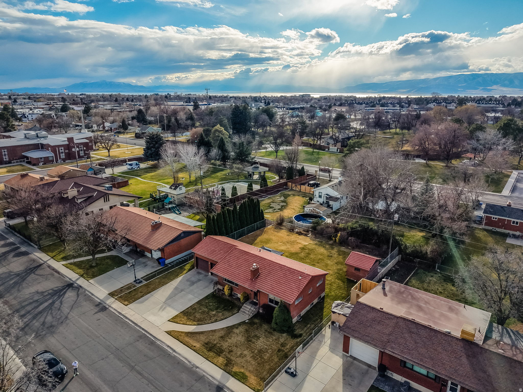 main property photo 32