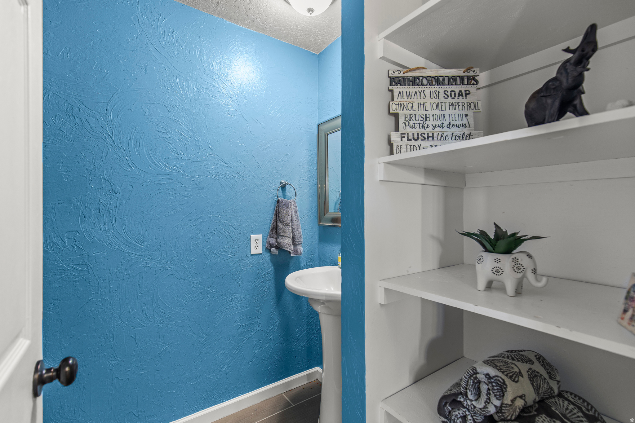 main property photo 23