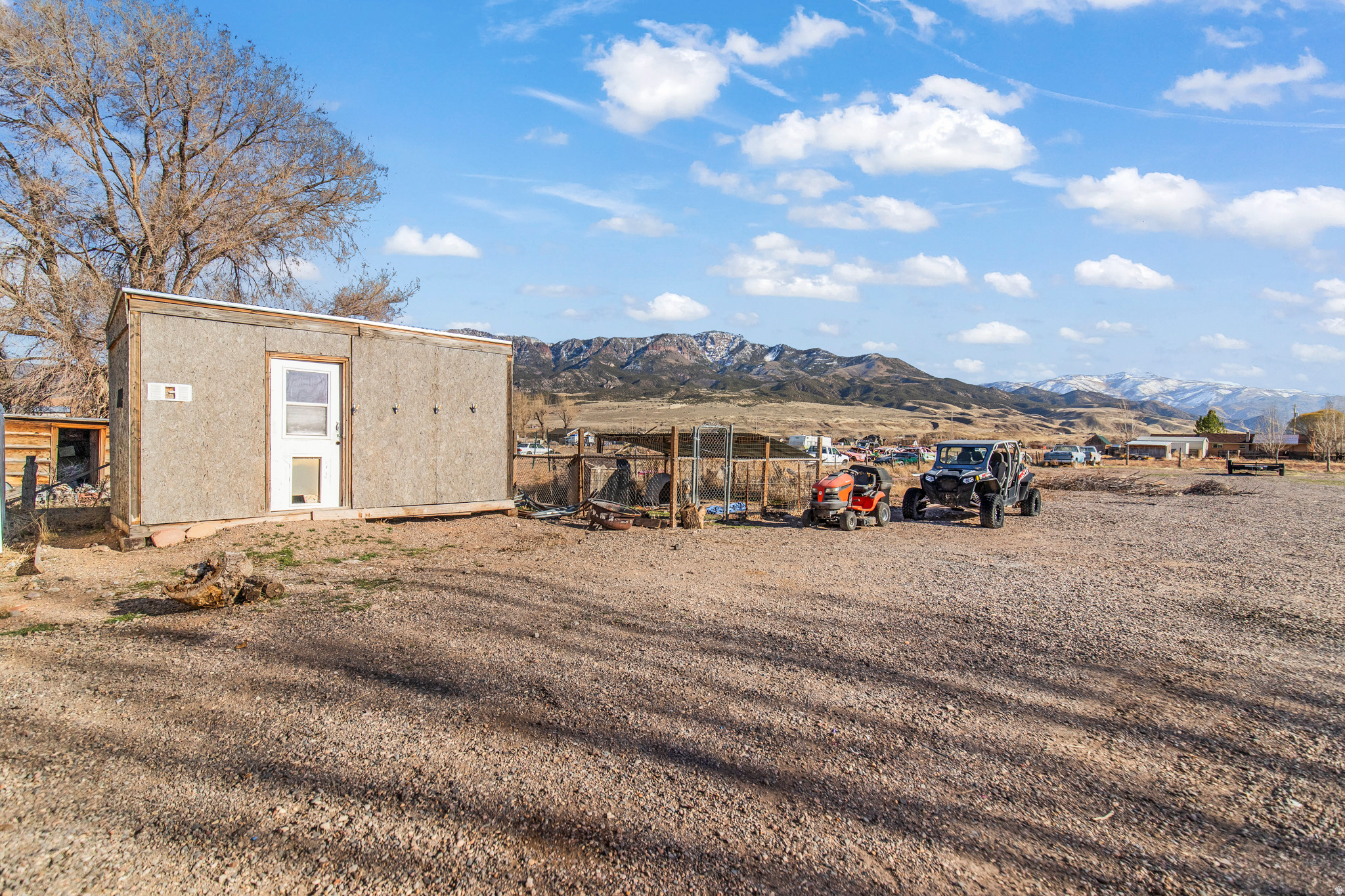 main property photo 40