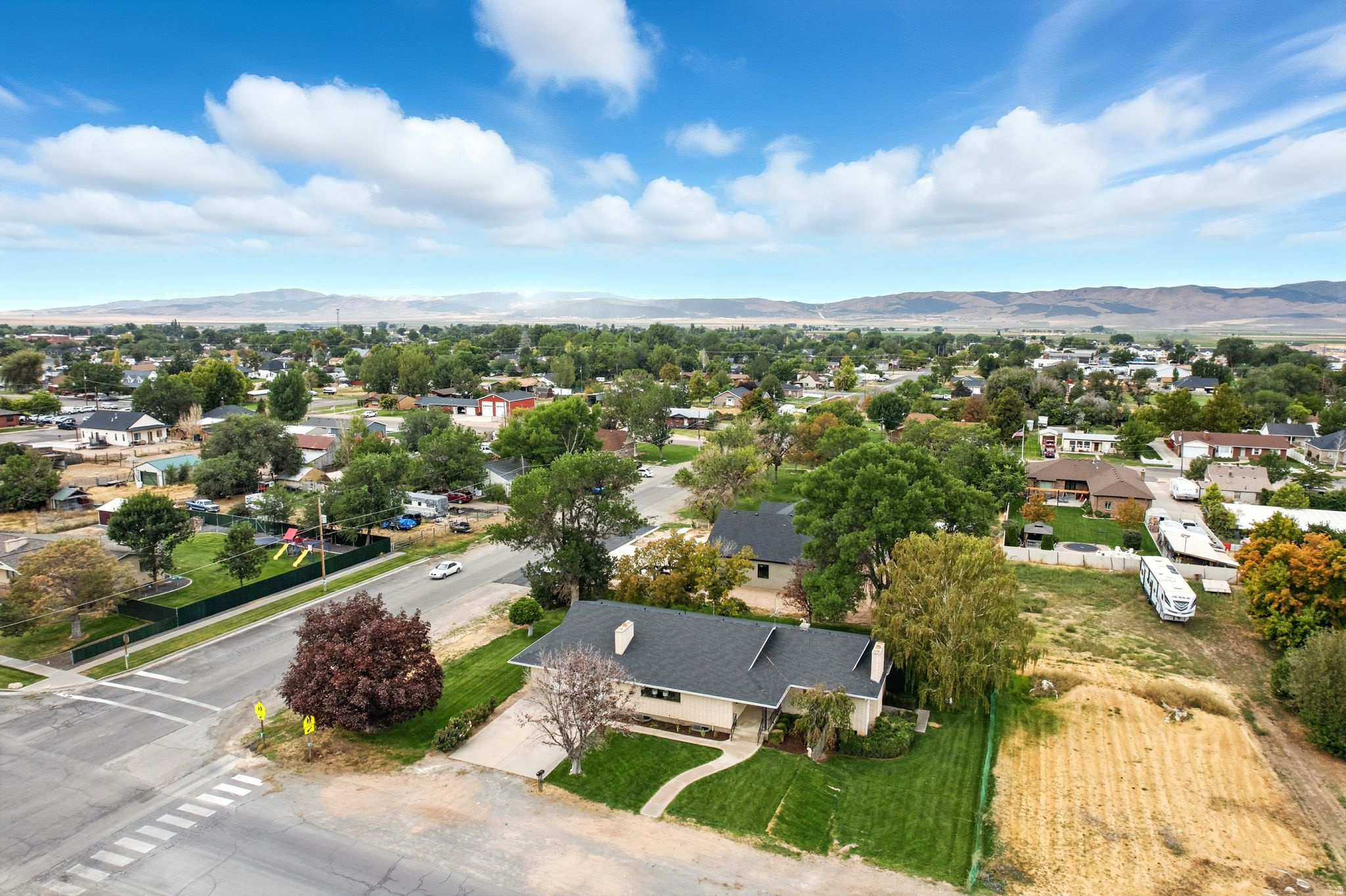 main property photo 9
