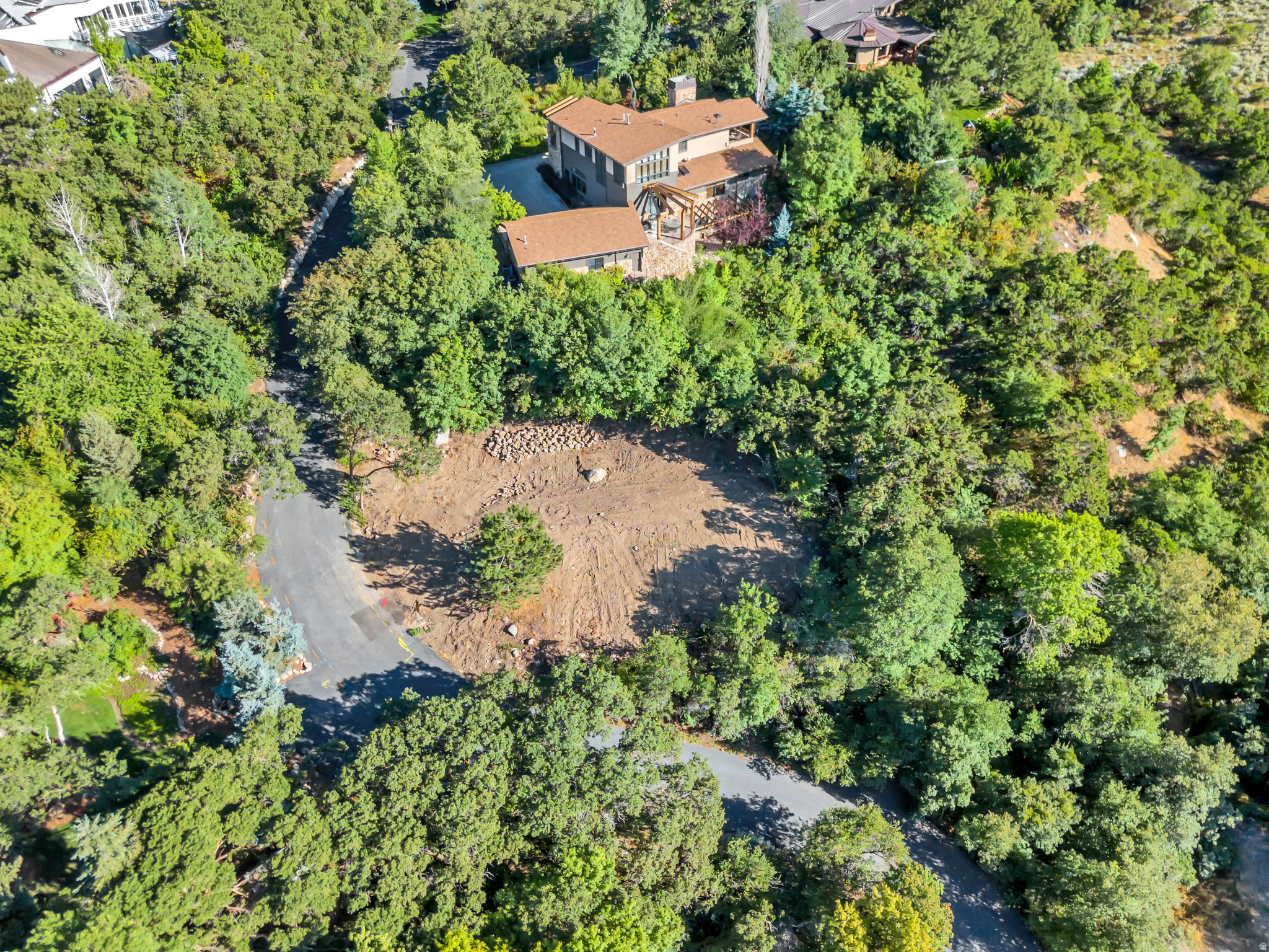 main property photo 13