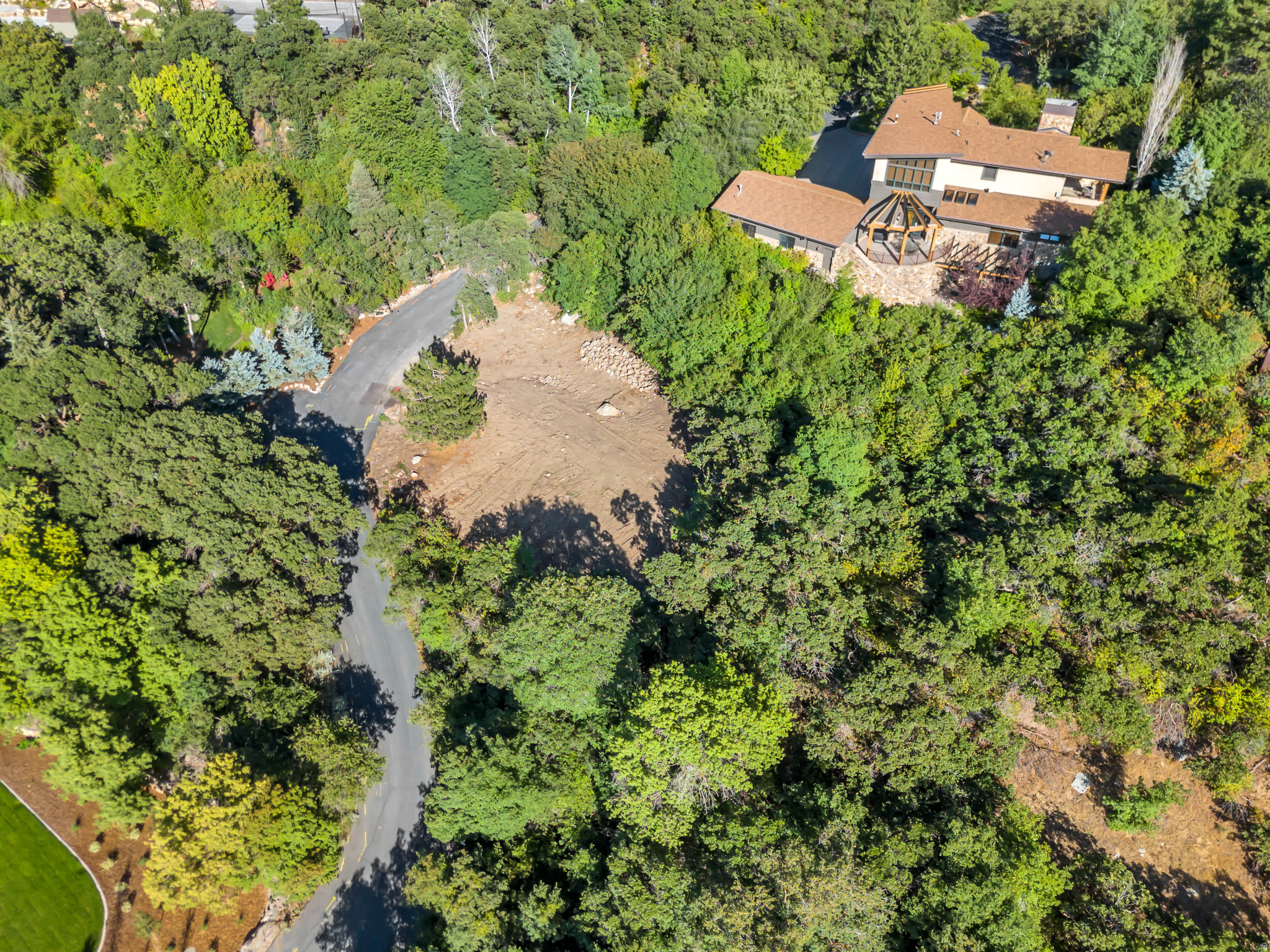 main property photo 14