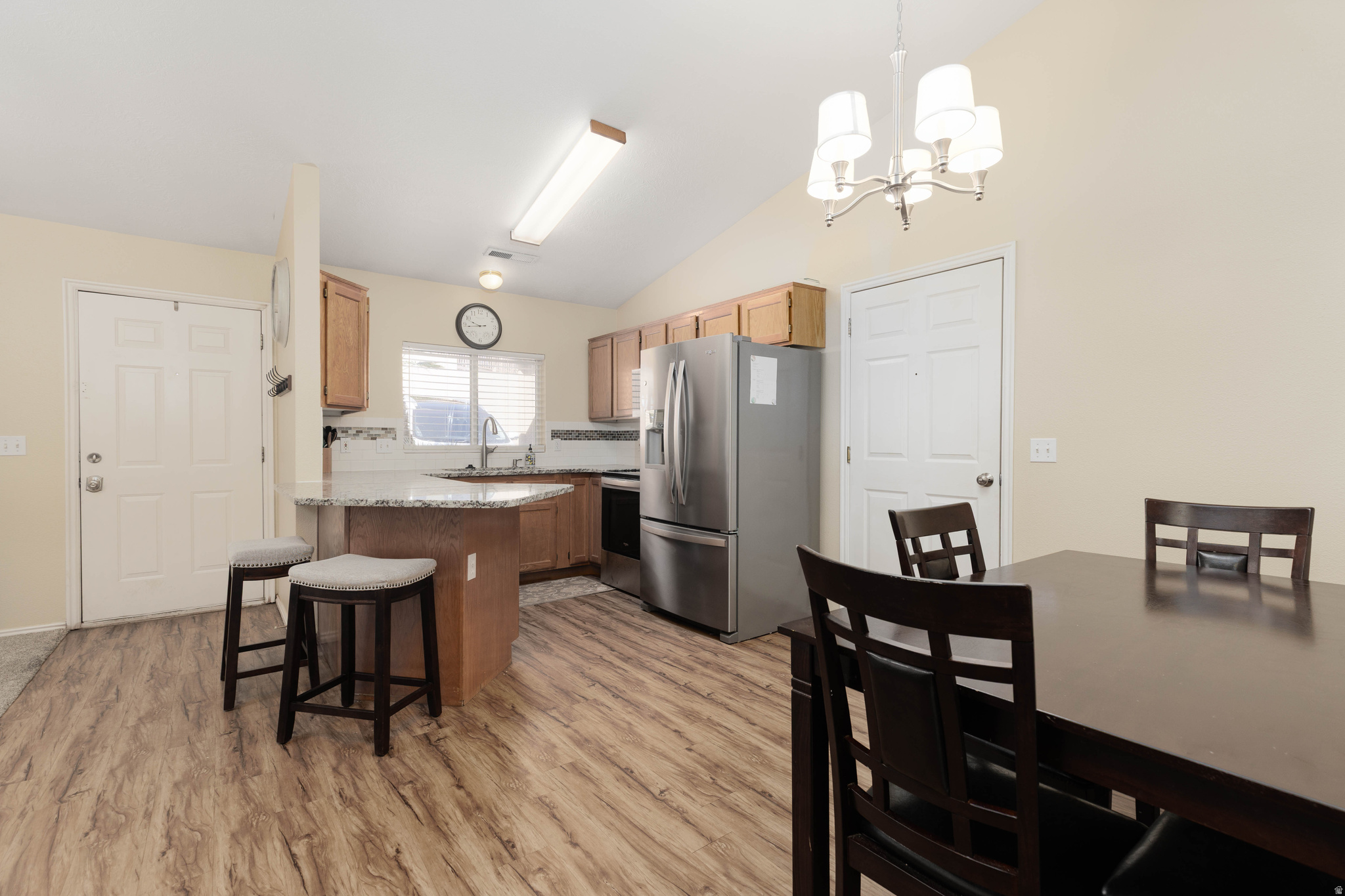 main property photo 6
