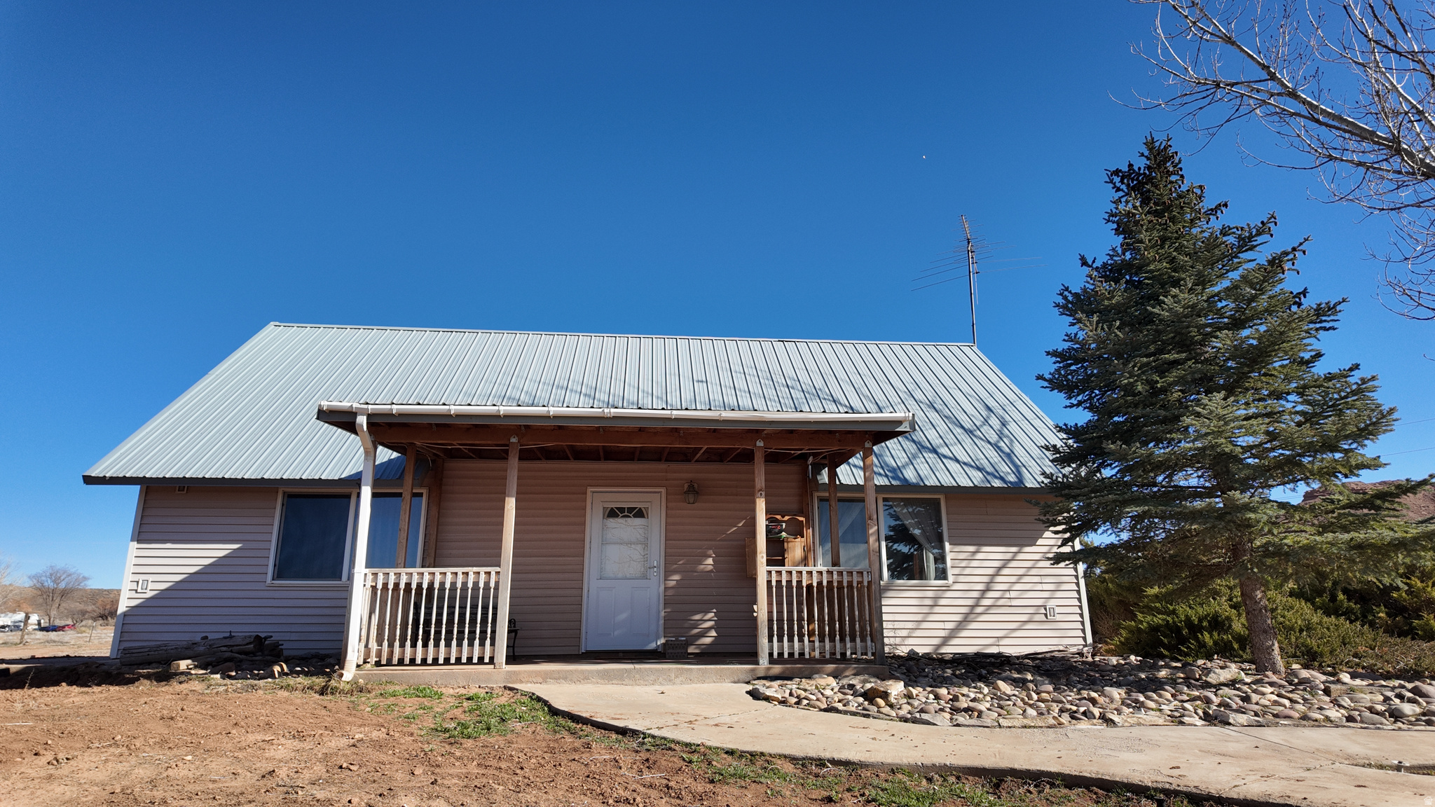 main property photo 23