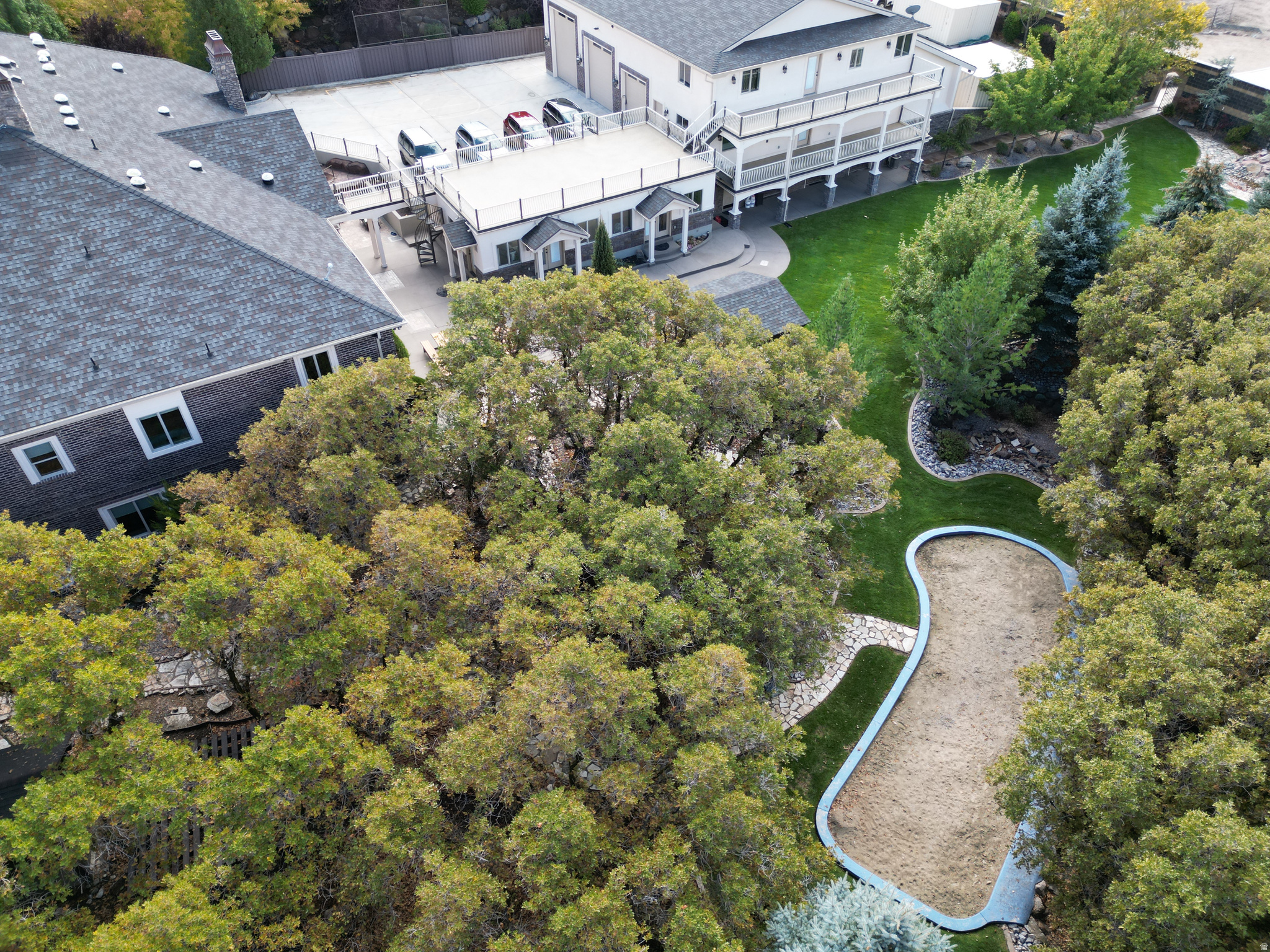main property photo 14