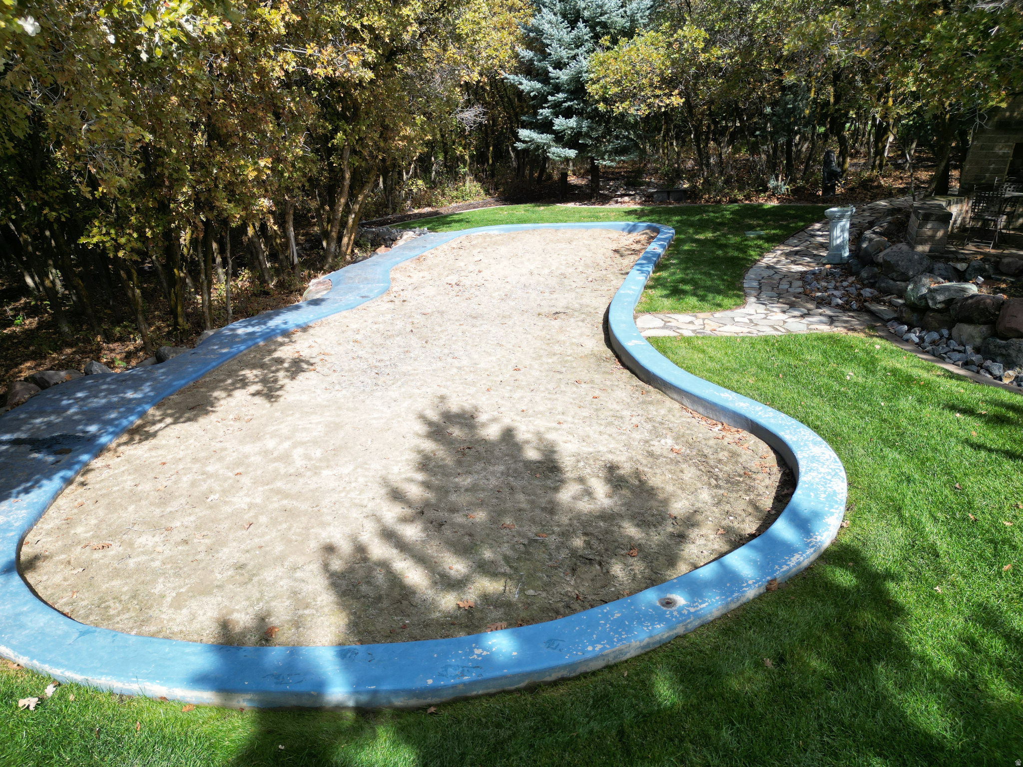 main property photo 31