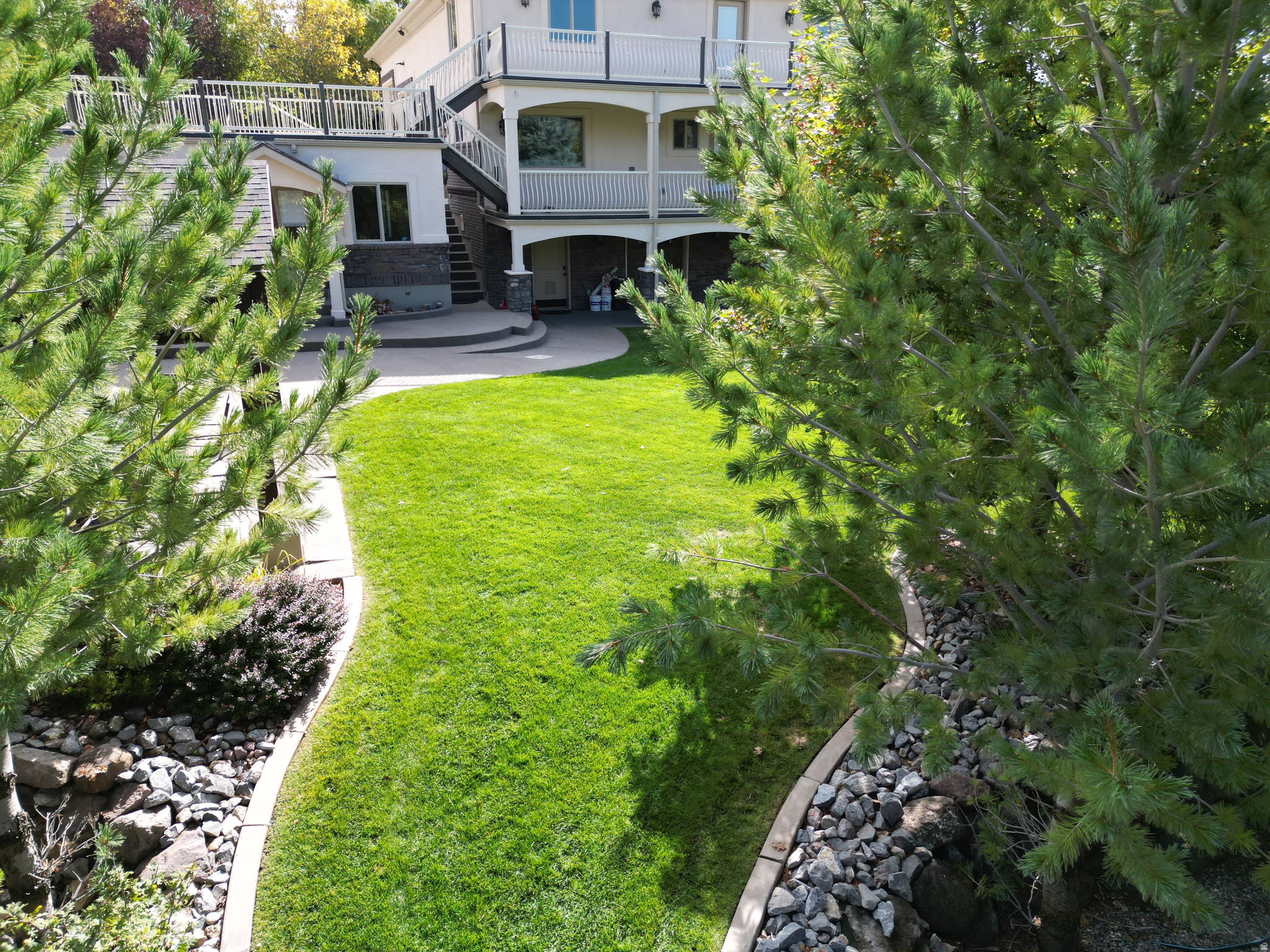 main property photo 35