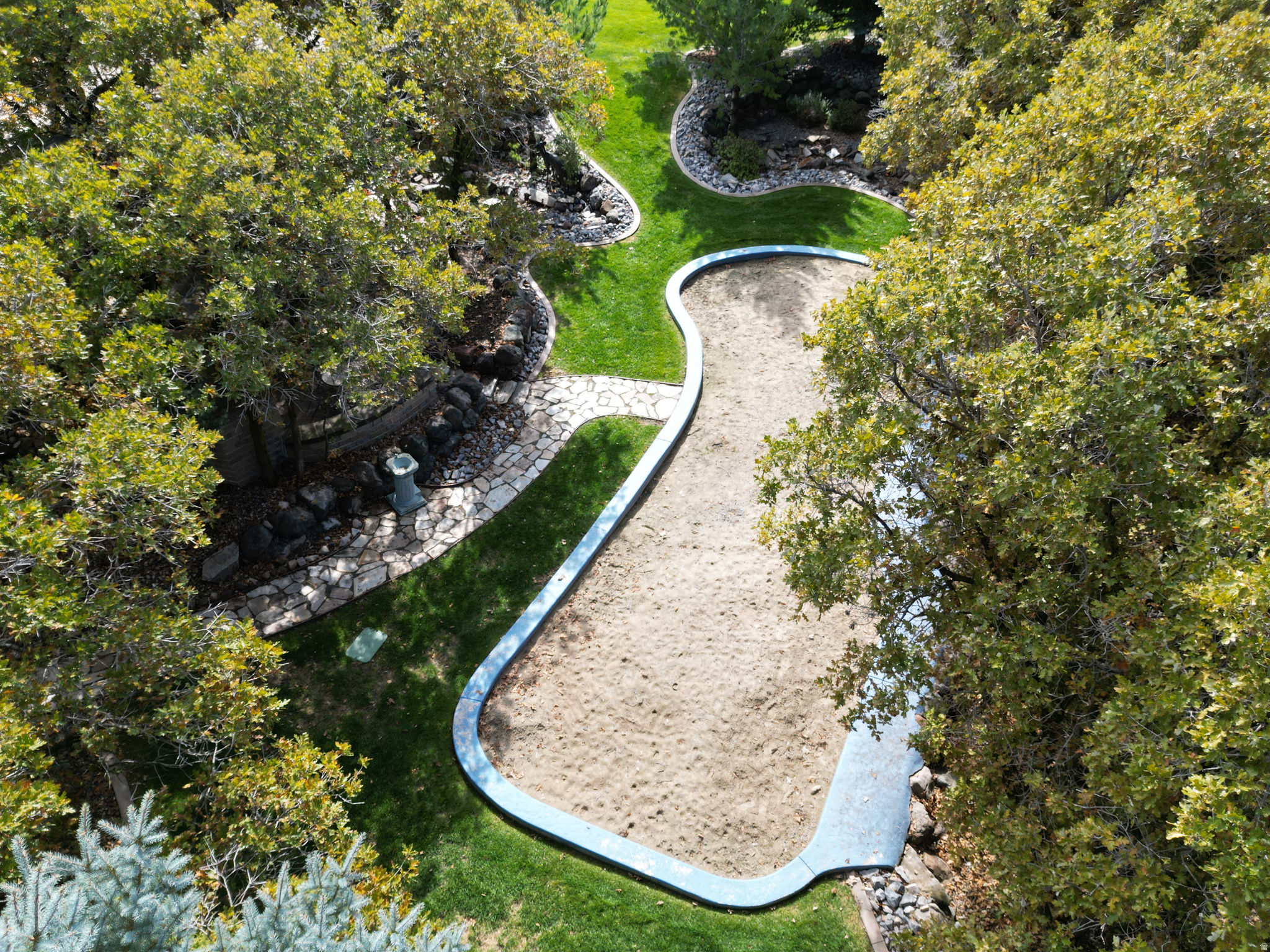 main property photo 37
