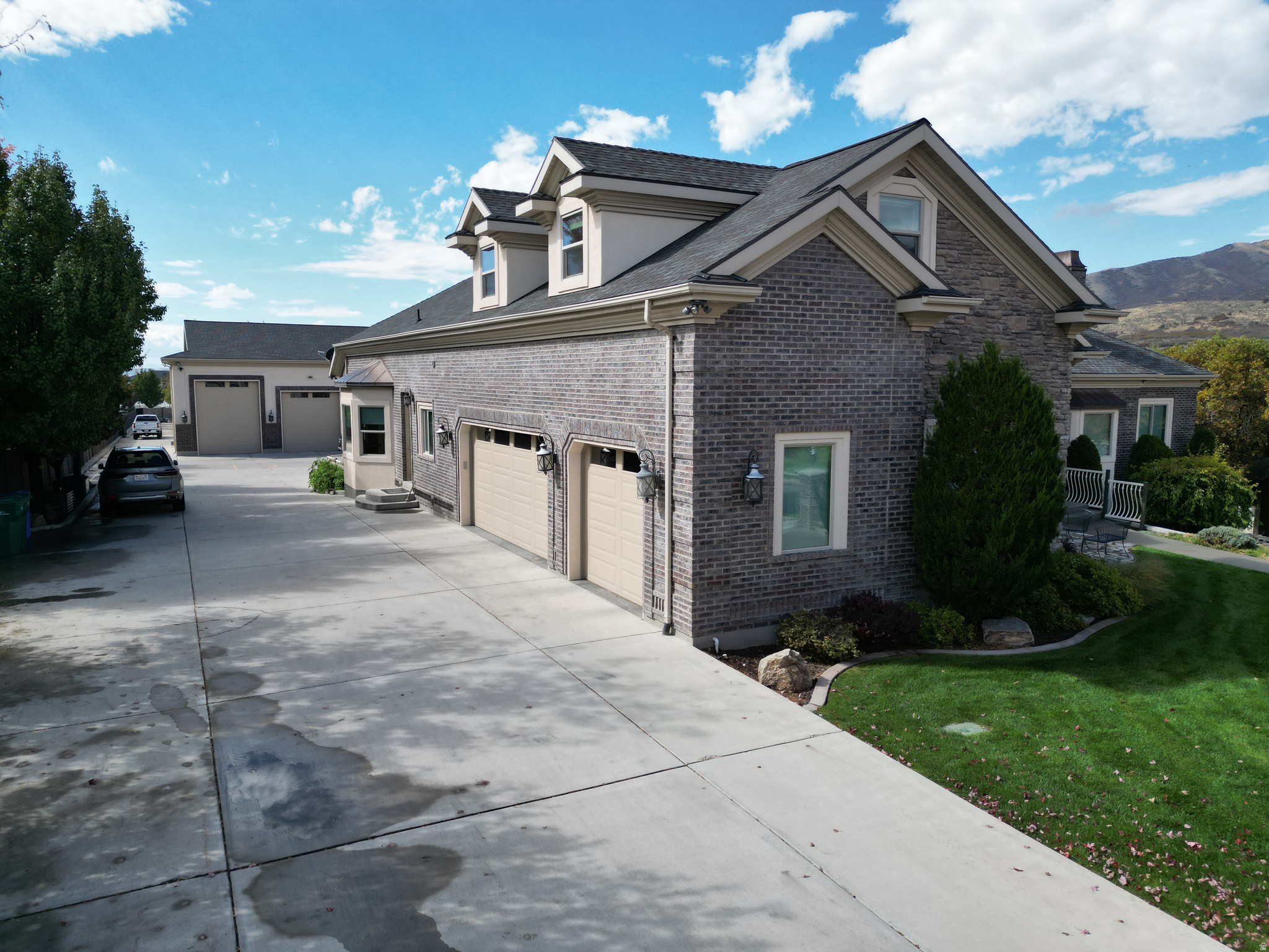 main property photo 8