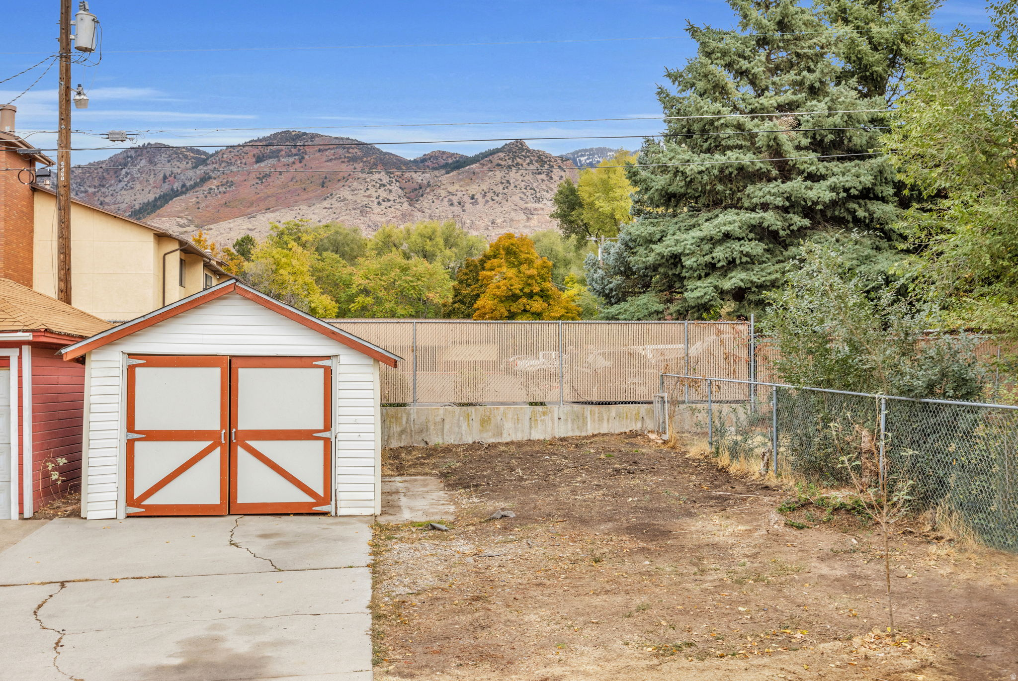 main property photo 32