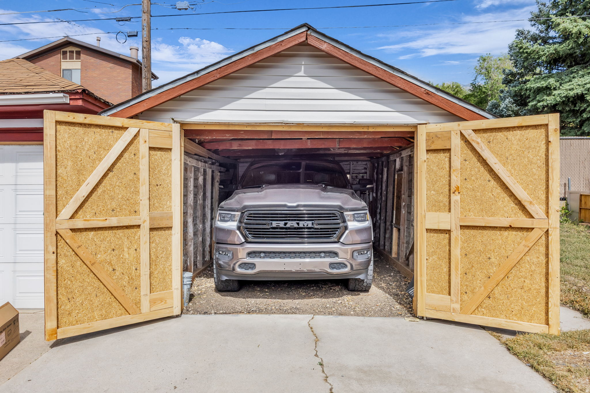 main property photo 50