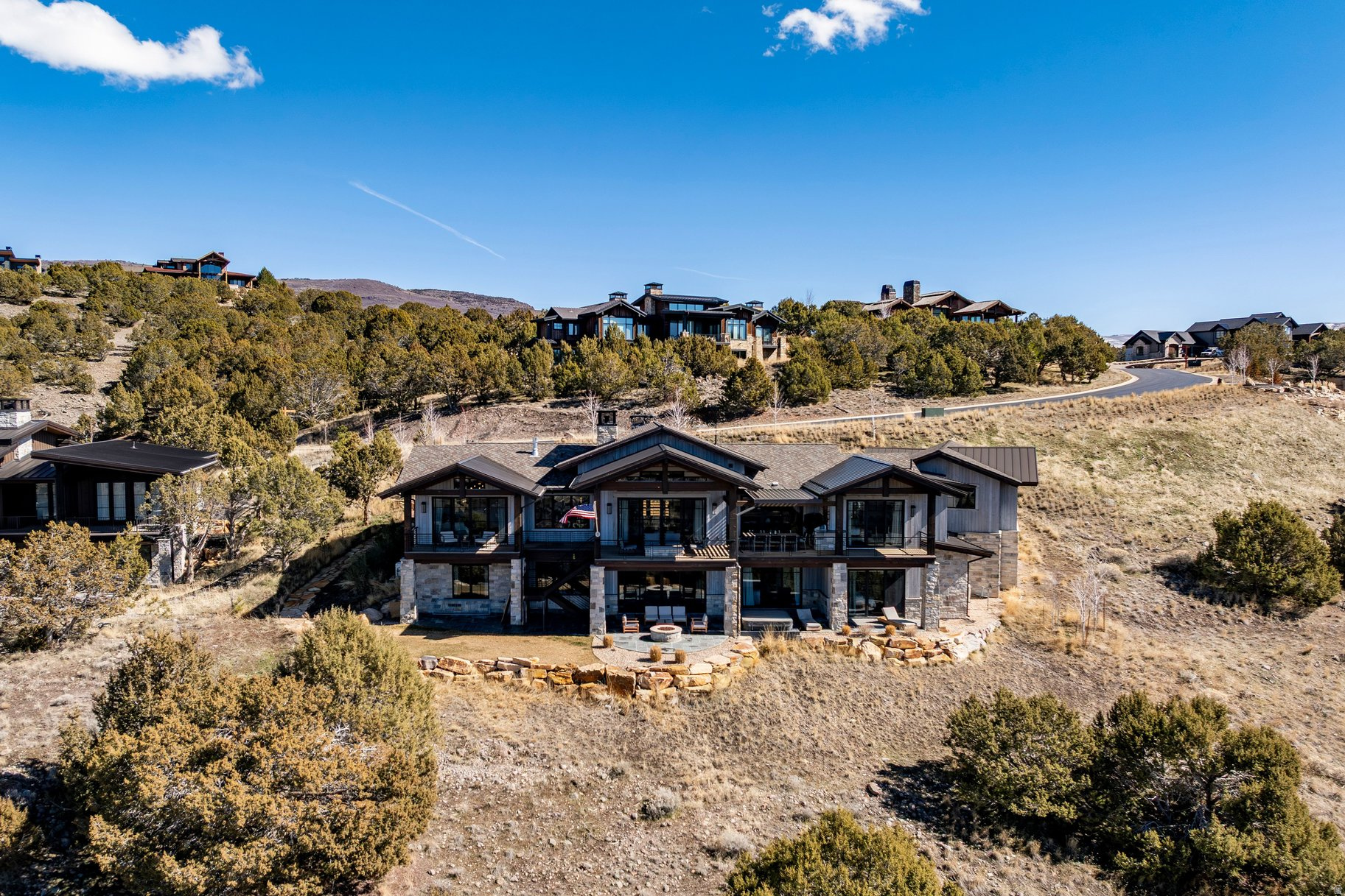 main property photo 32