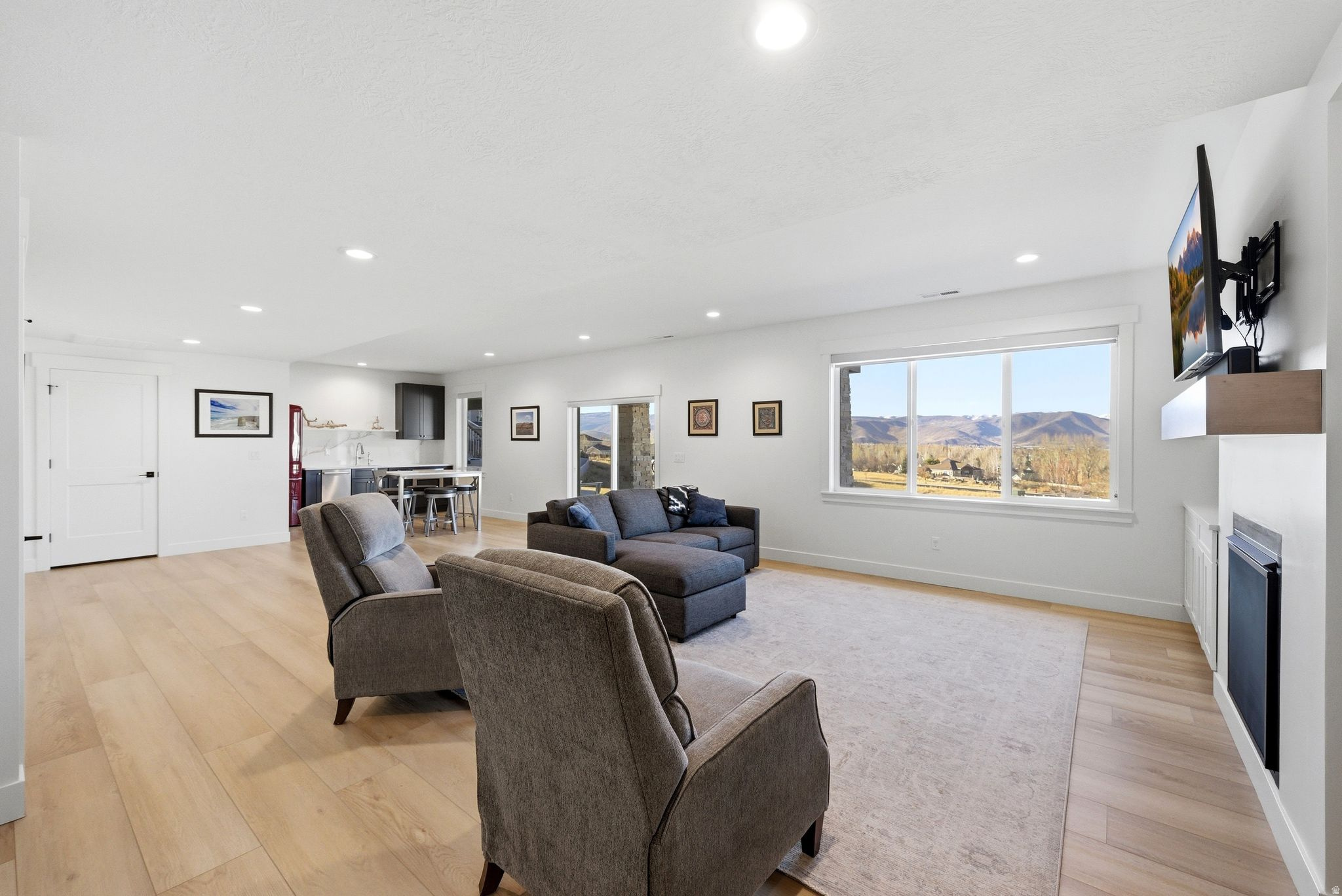 main property photo 58