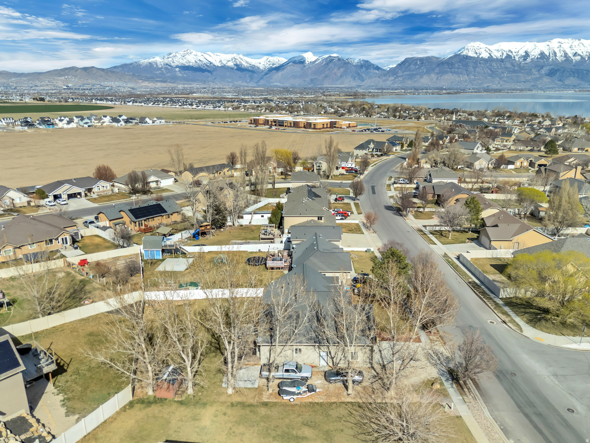 main property photo 40
