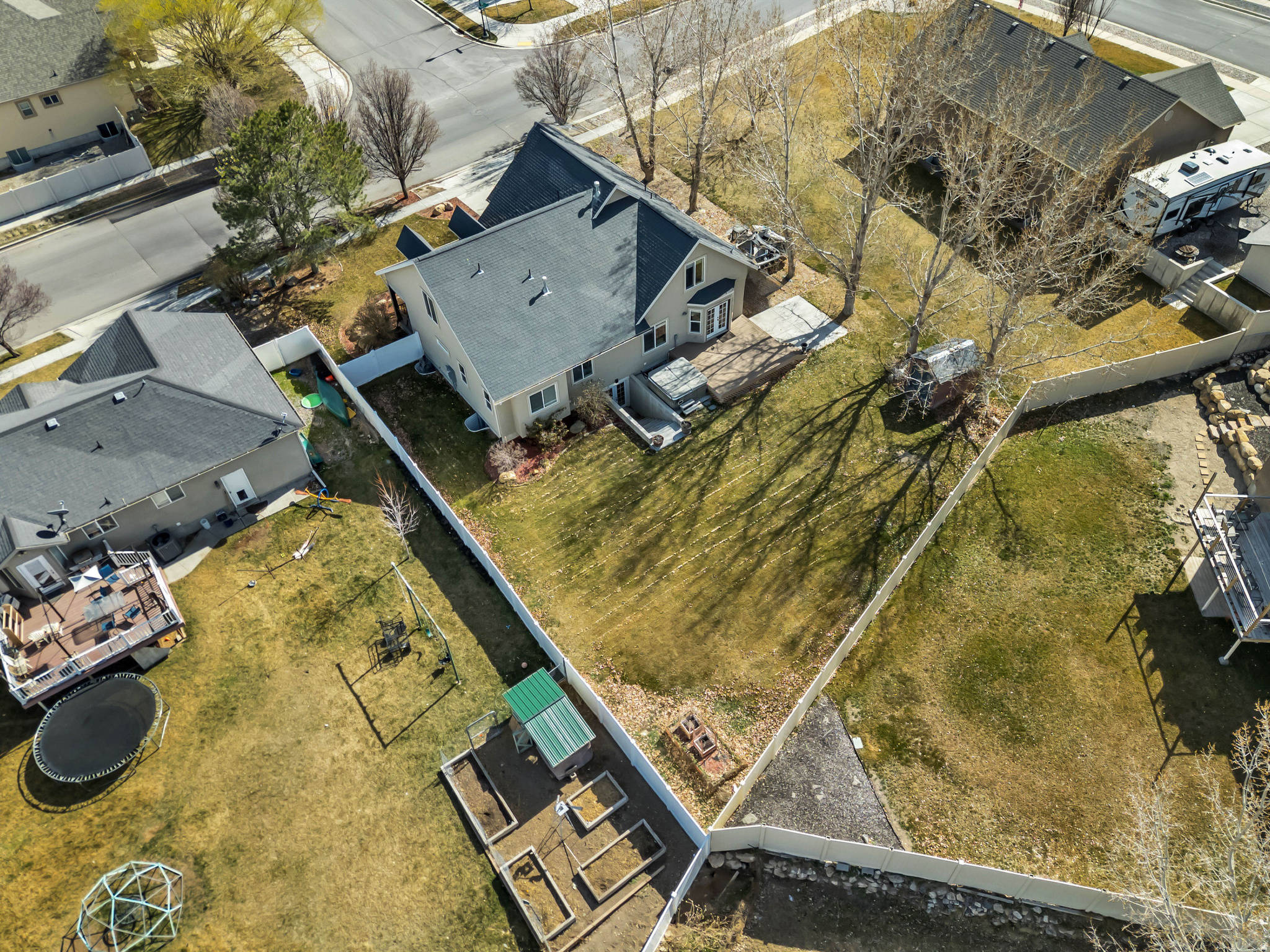 main property photo 45