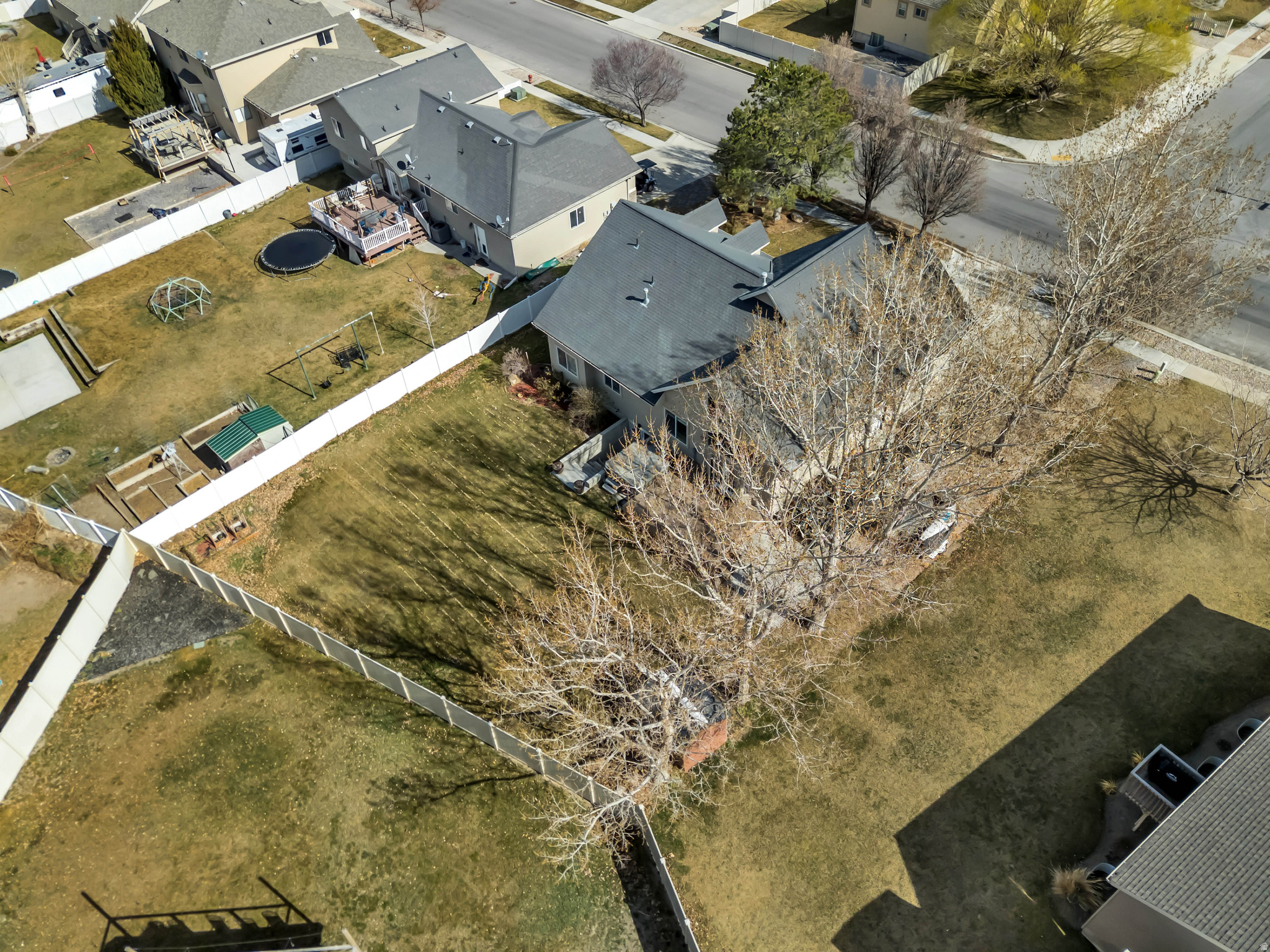 main property photo 47