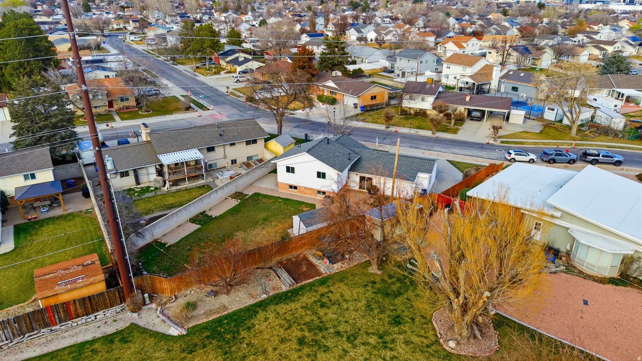 main property photo 40