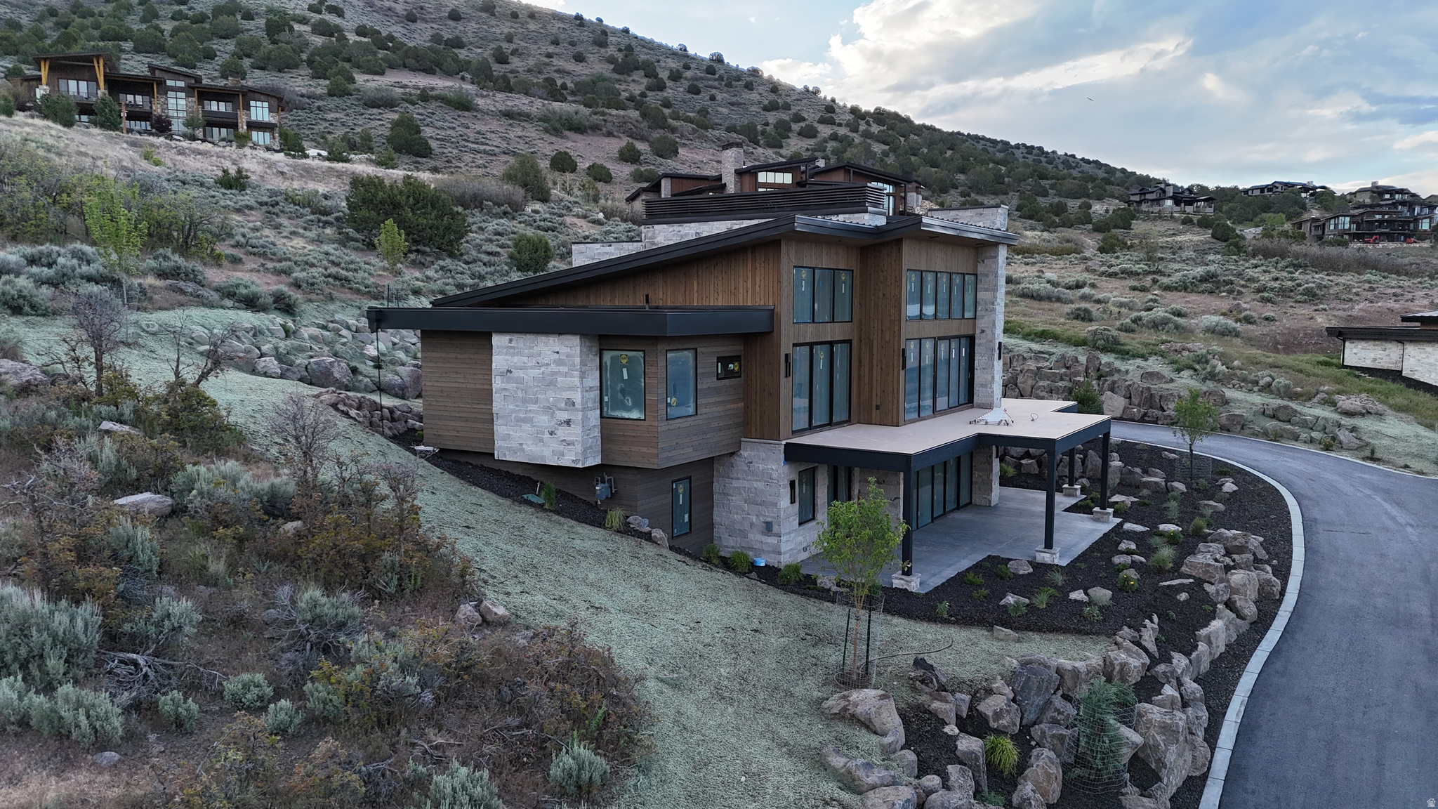 main property photo 17