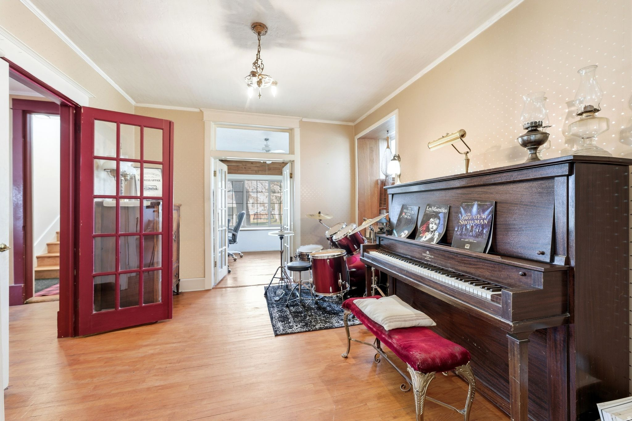 main property photo 34