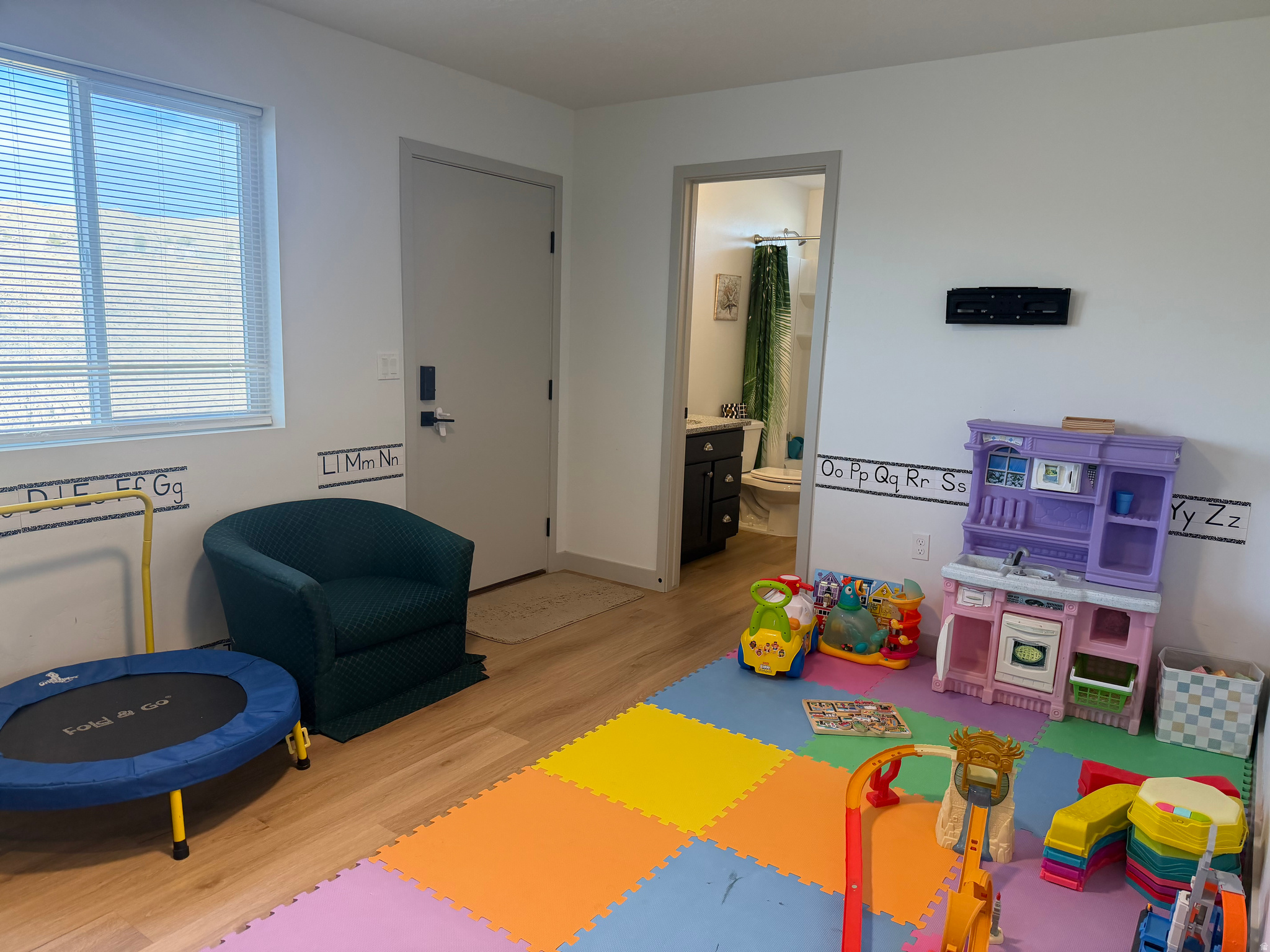 main property photo 34