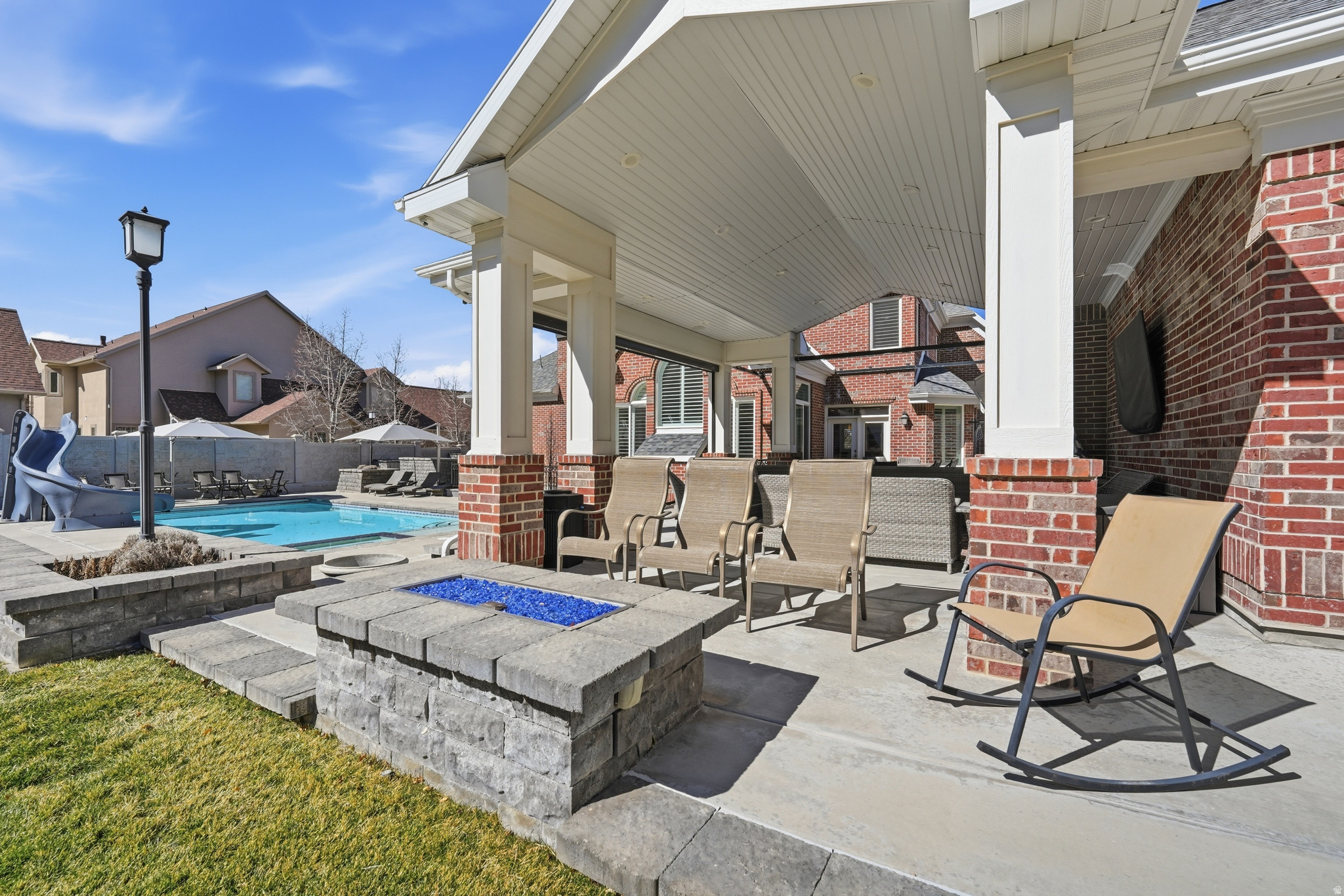 main property photo 74