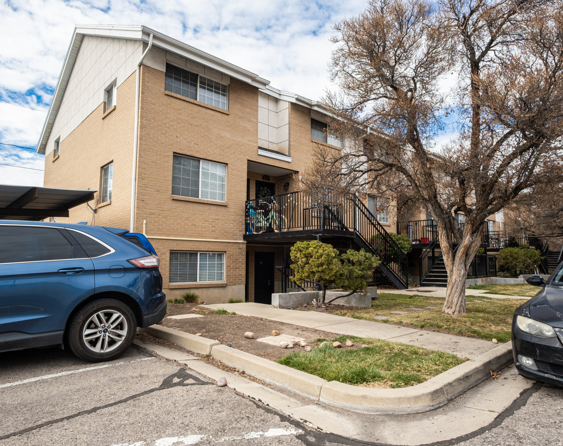 main property photo 11