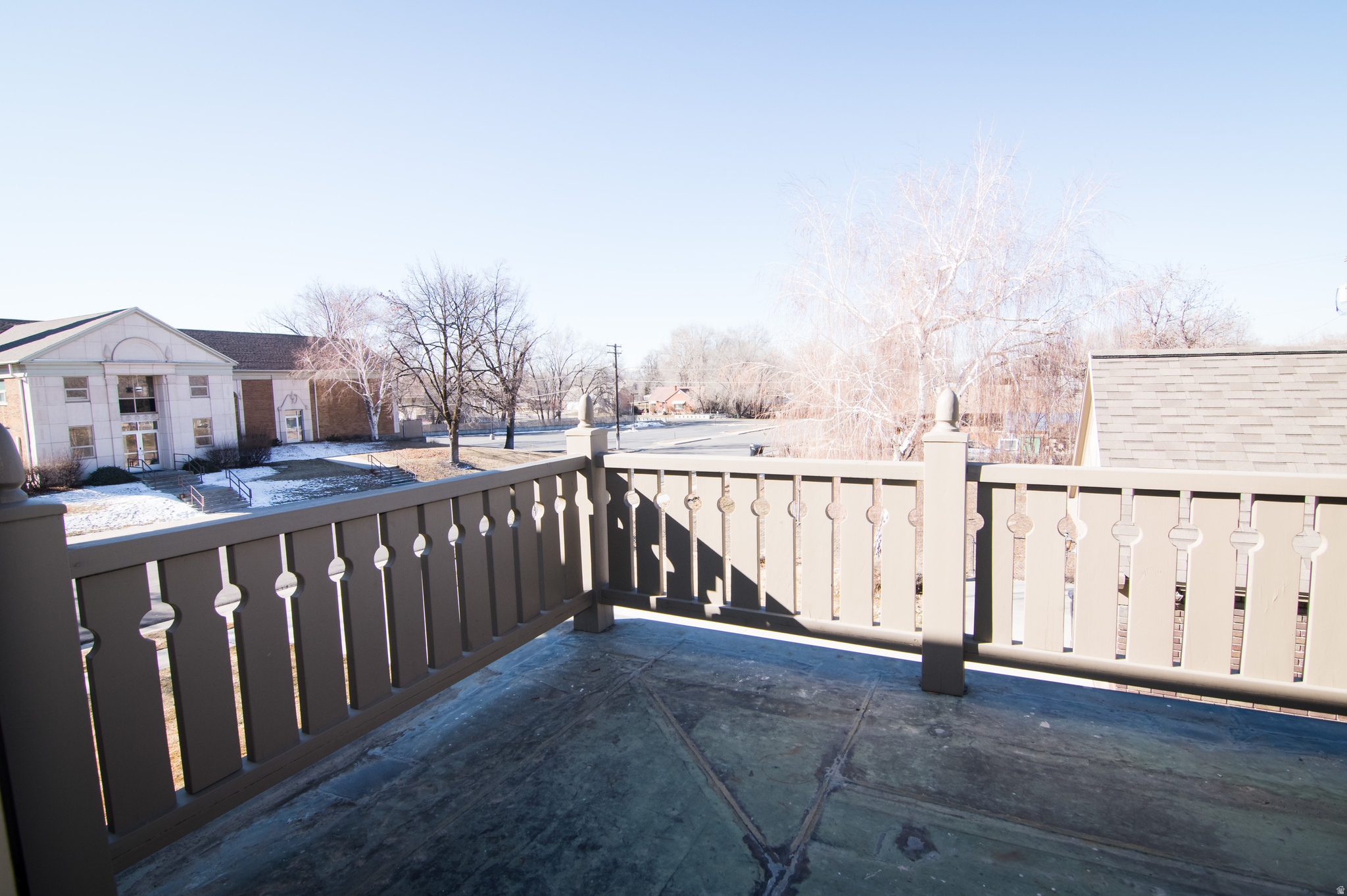 main property photo 37