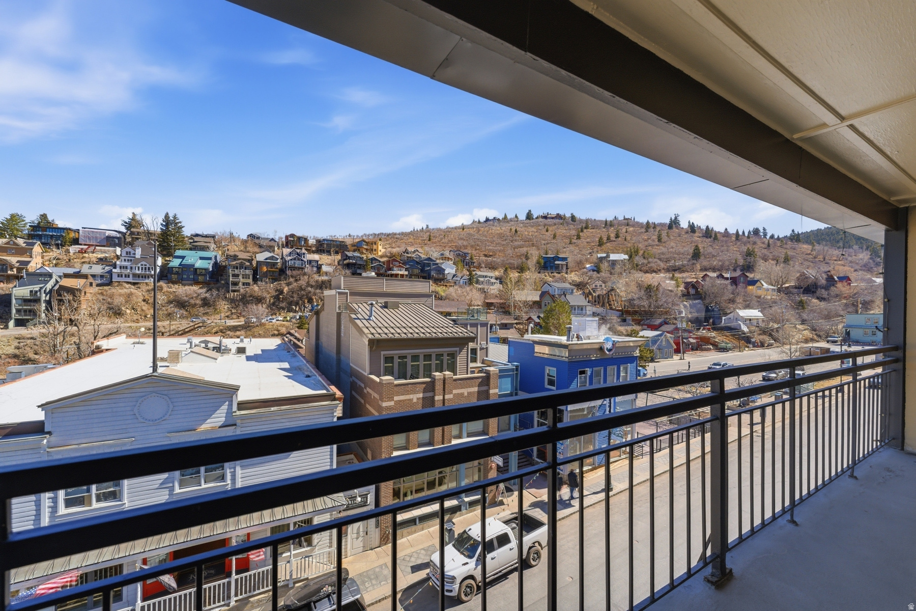 main property photo 9