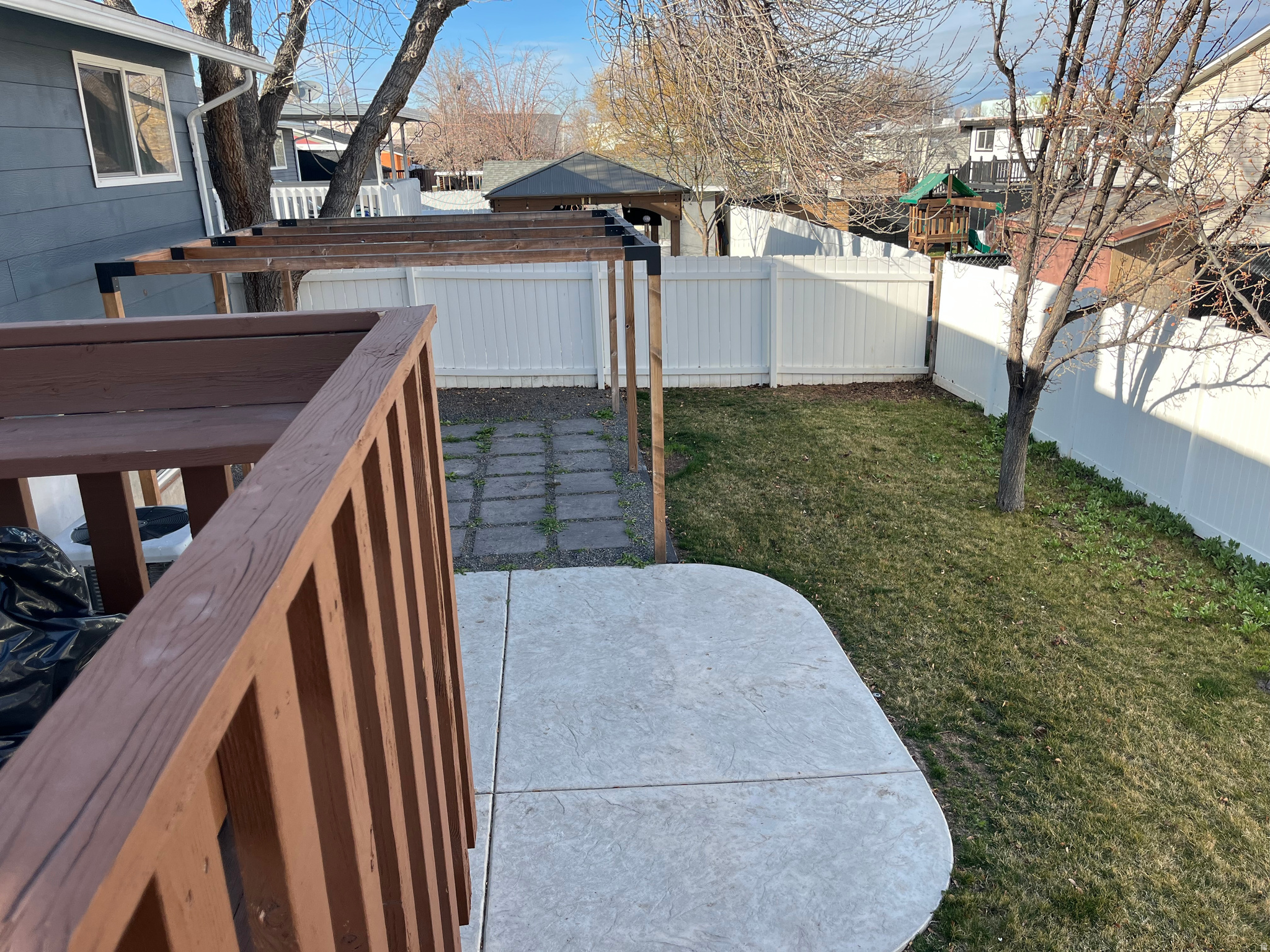 main property photo 10