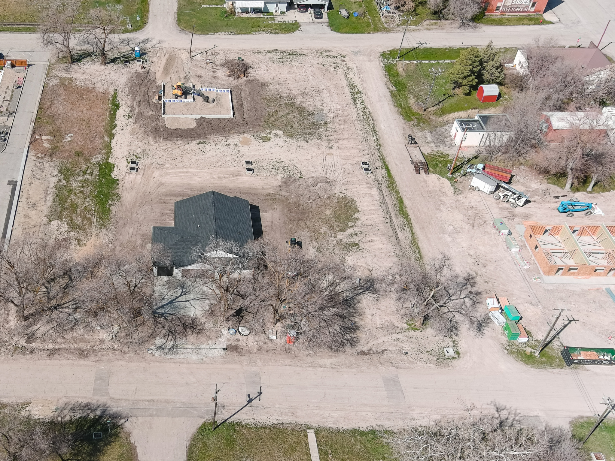 main property photo 23