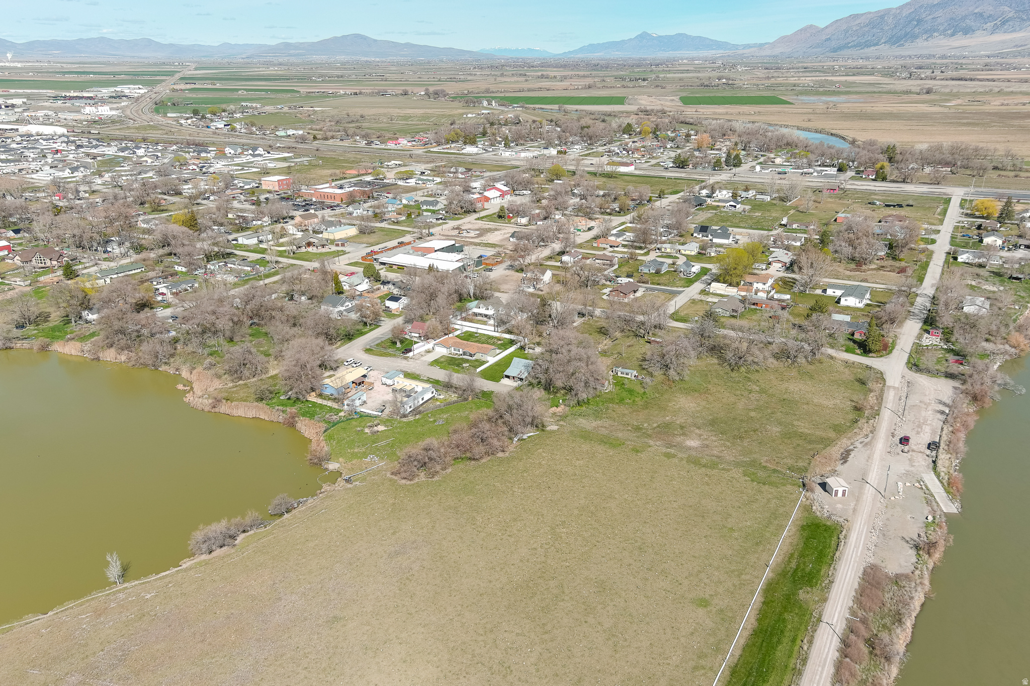 main property photo 25