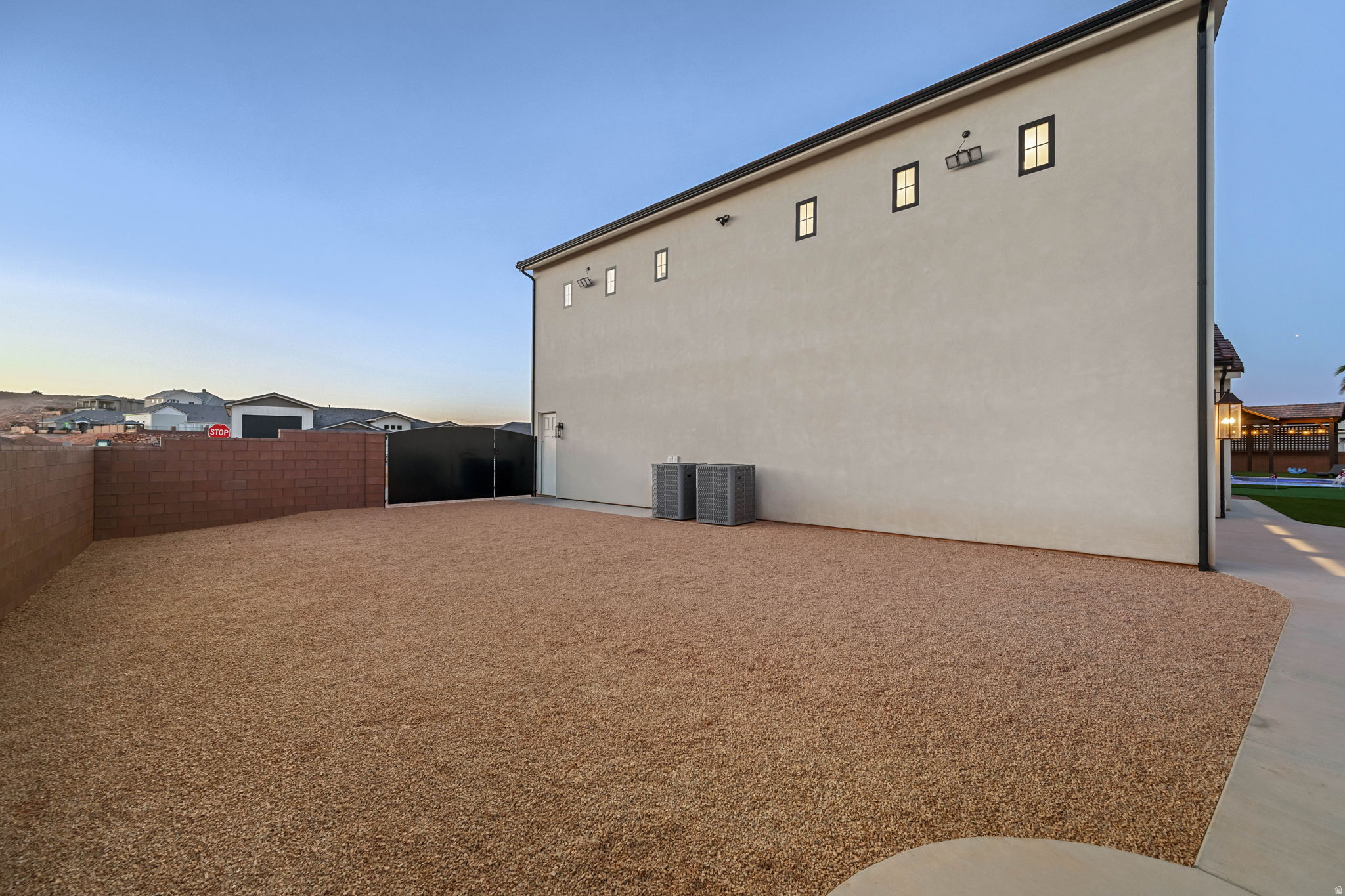 main property photo 123