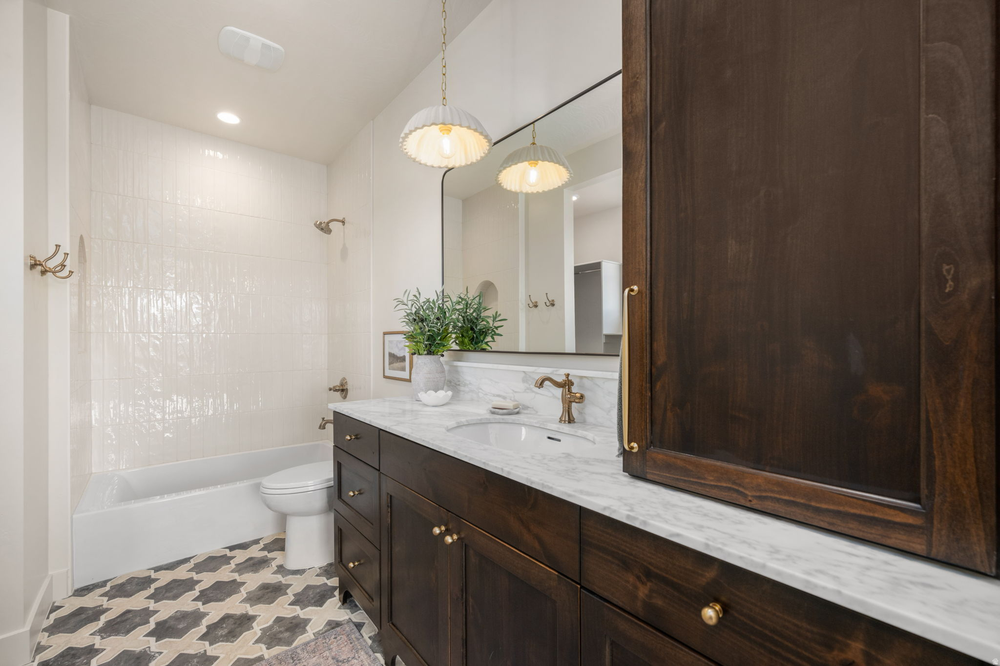 main property photo 77