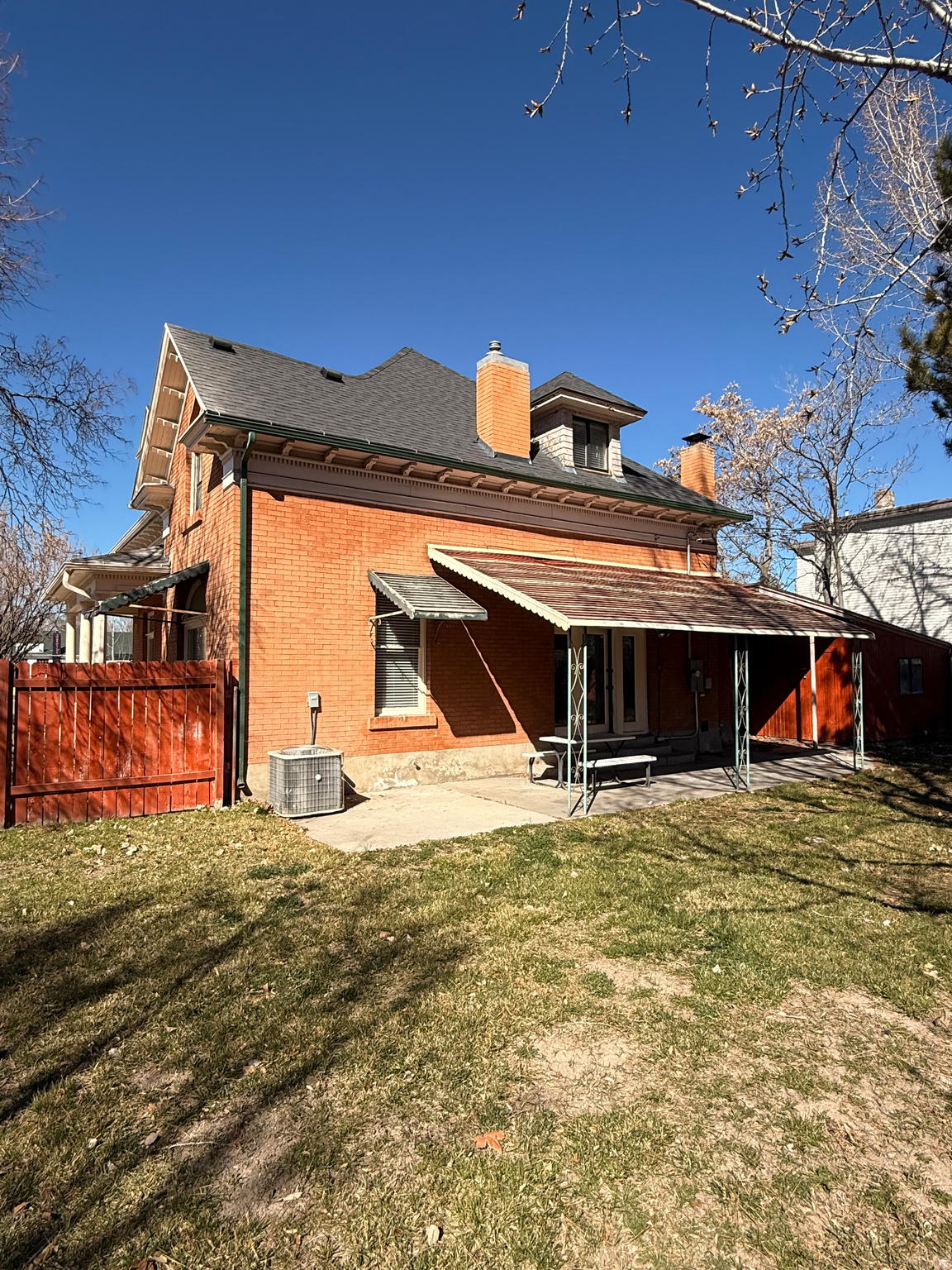 main property photo 7