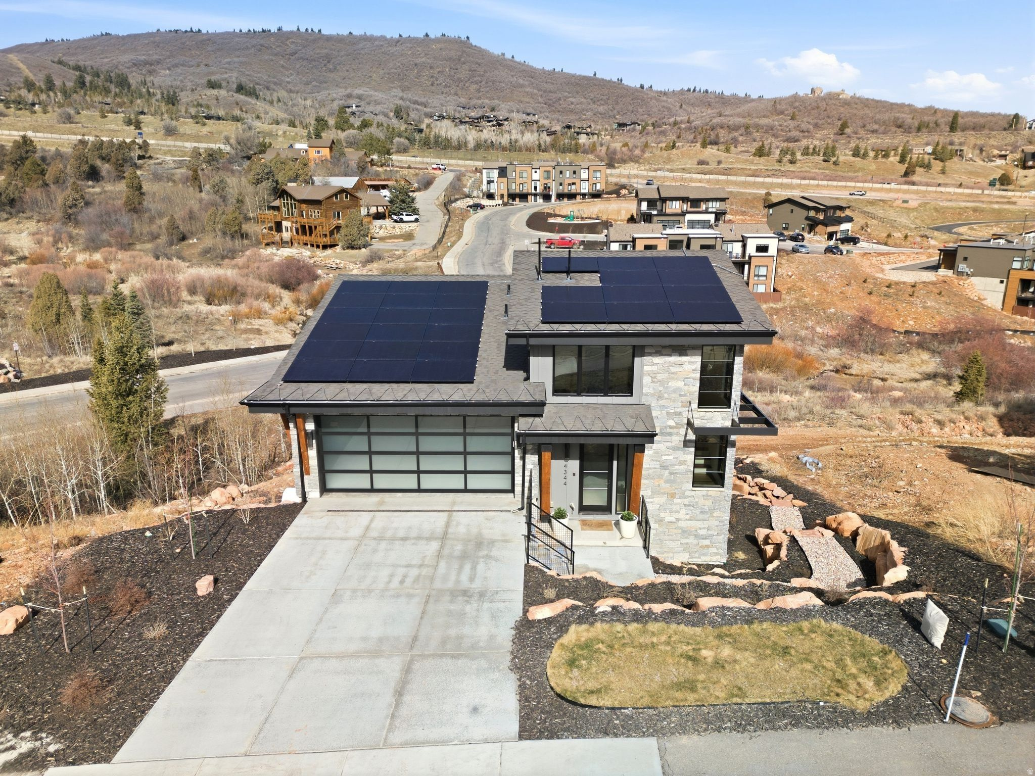 main property photo 13