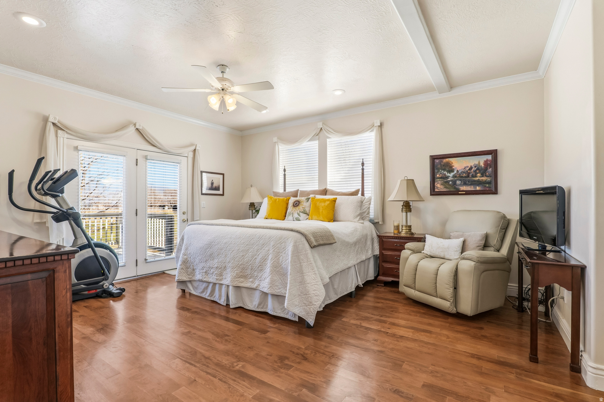 main property photo 12